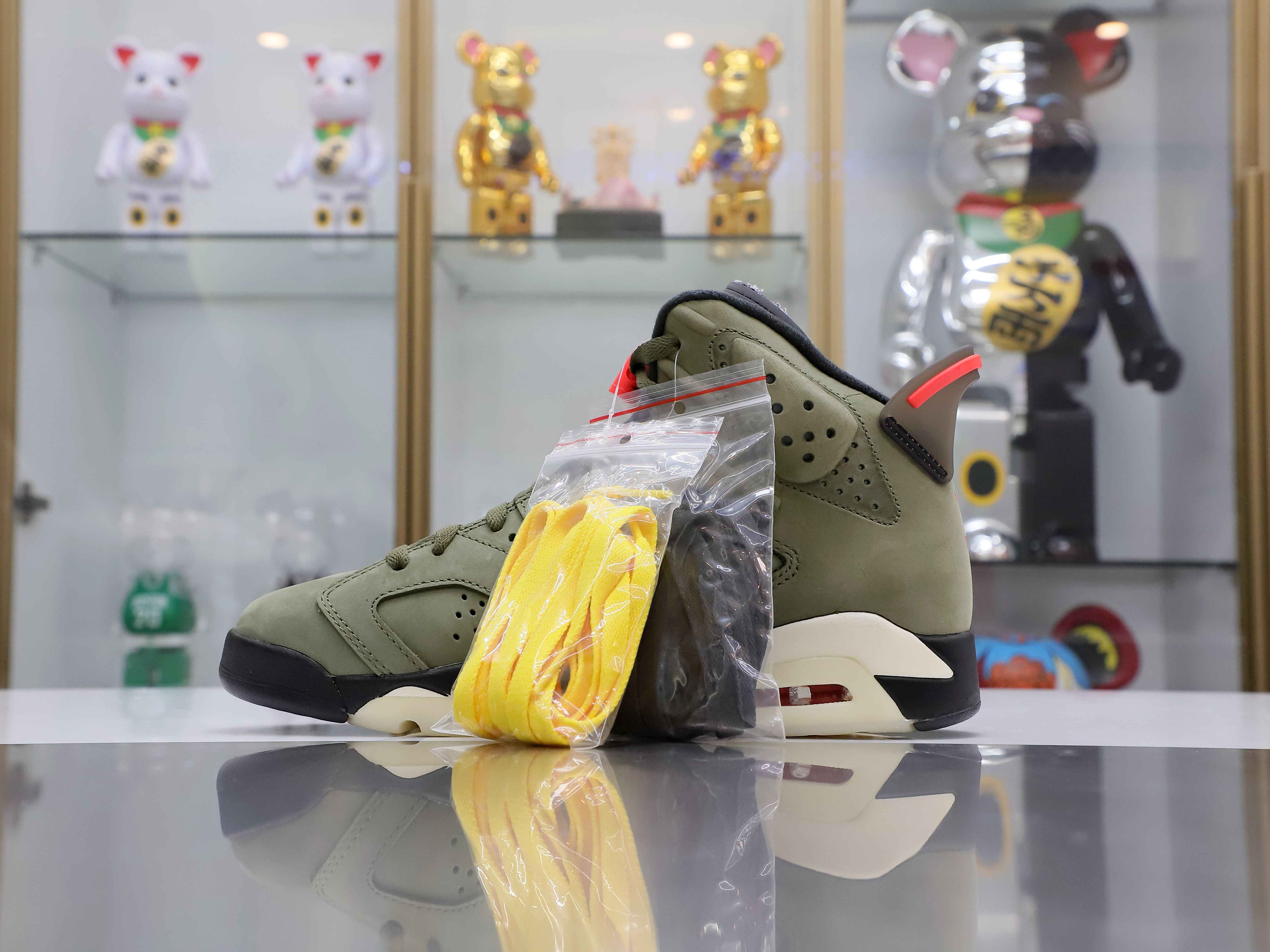 TRAVIS SCOTT X AIR JORDAN 6 RETRO