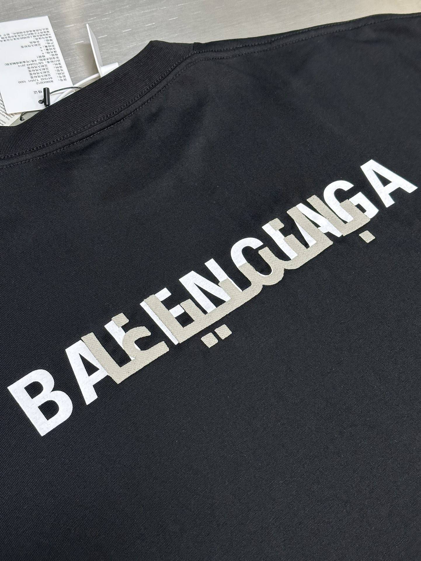 Balenciaga double back embroidered short sleeves