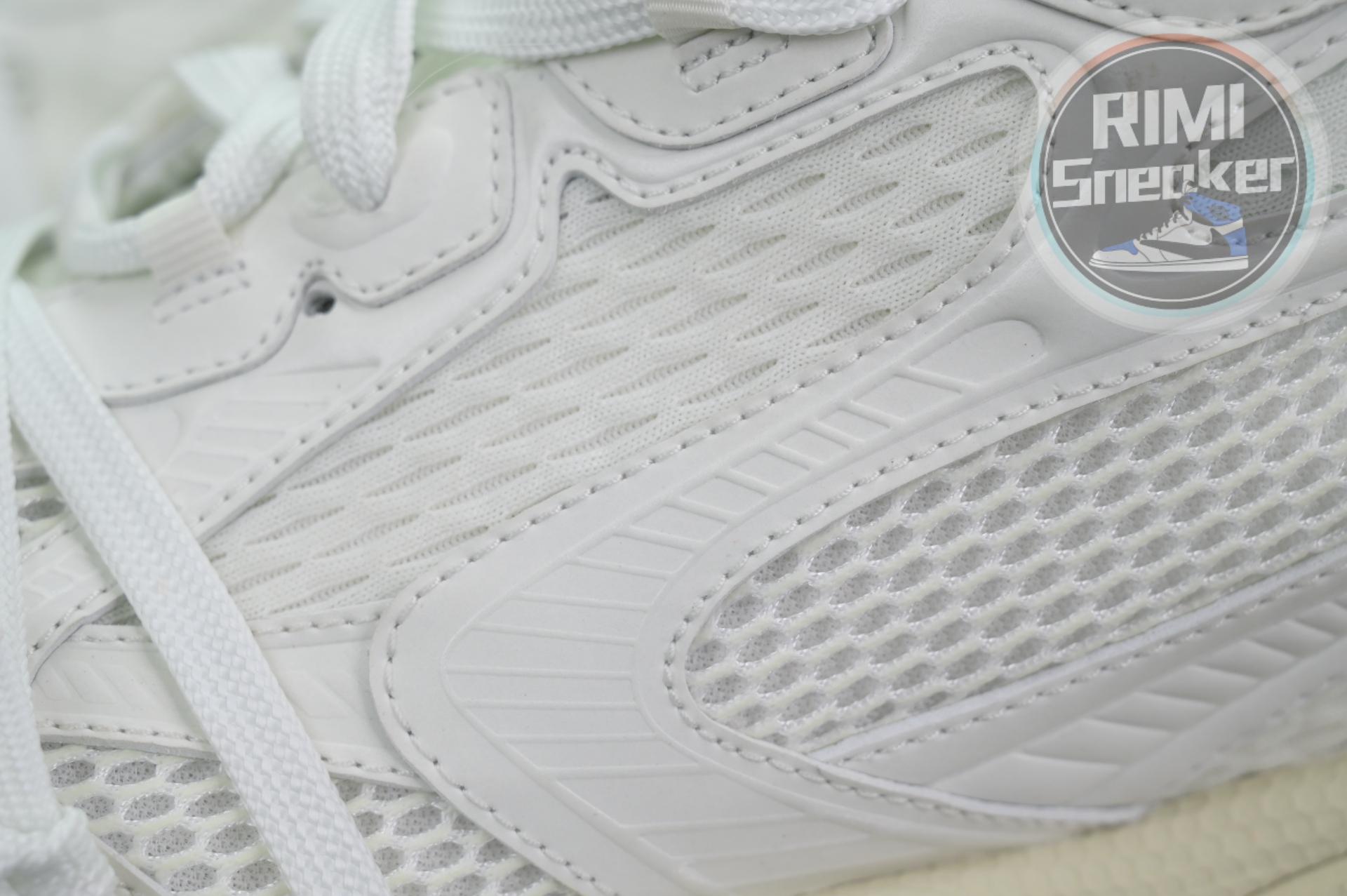 Balenciaga all sizes still in stock! Please contact customer service on iMessage/WhatsApp to purchase!  BLGA  3XL