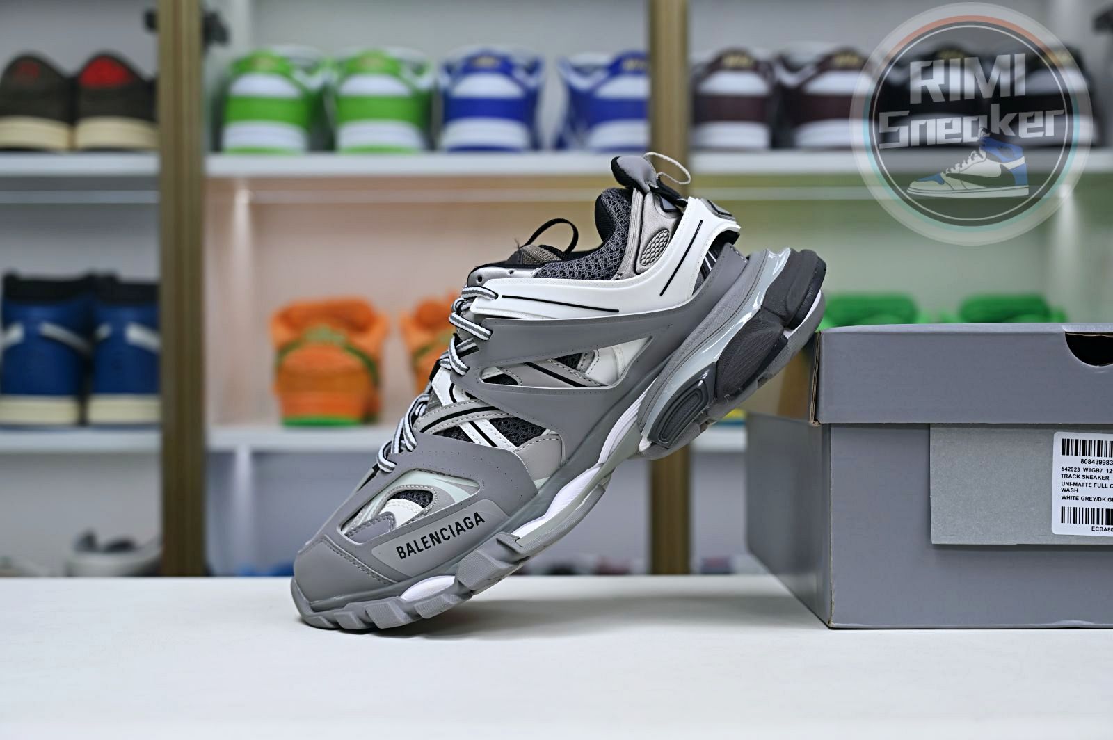 Balenciaga all sizes still in stock! Please contact customer service on iMessage/WhatsApp to purchase! BLGA  Track（LED）