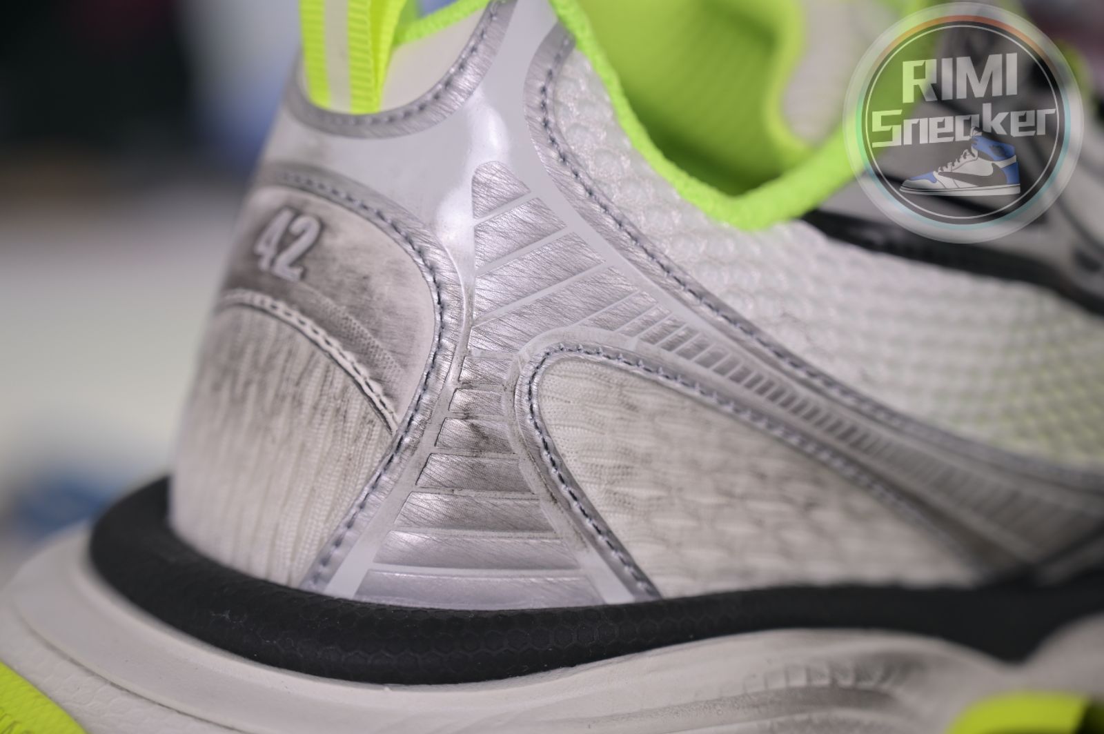 Balenciaga all sizes still in stock! Please contact customer service on iMessage/WhatsApp to purchase!  BLGA  3XL