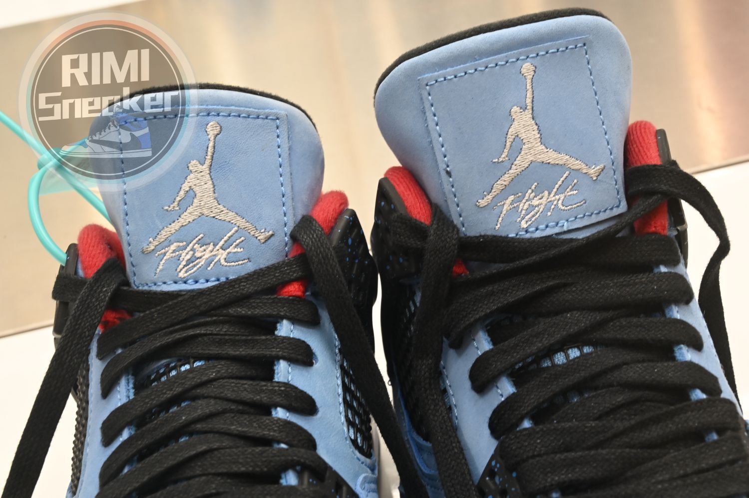 TRAVIS SCOTT X AIR JORDAN 4 RETRO