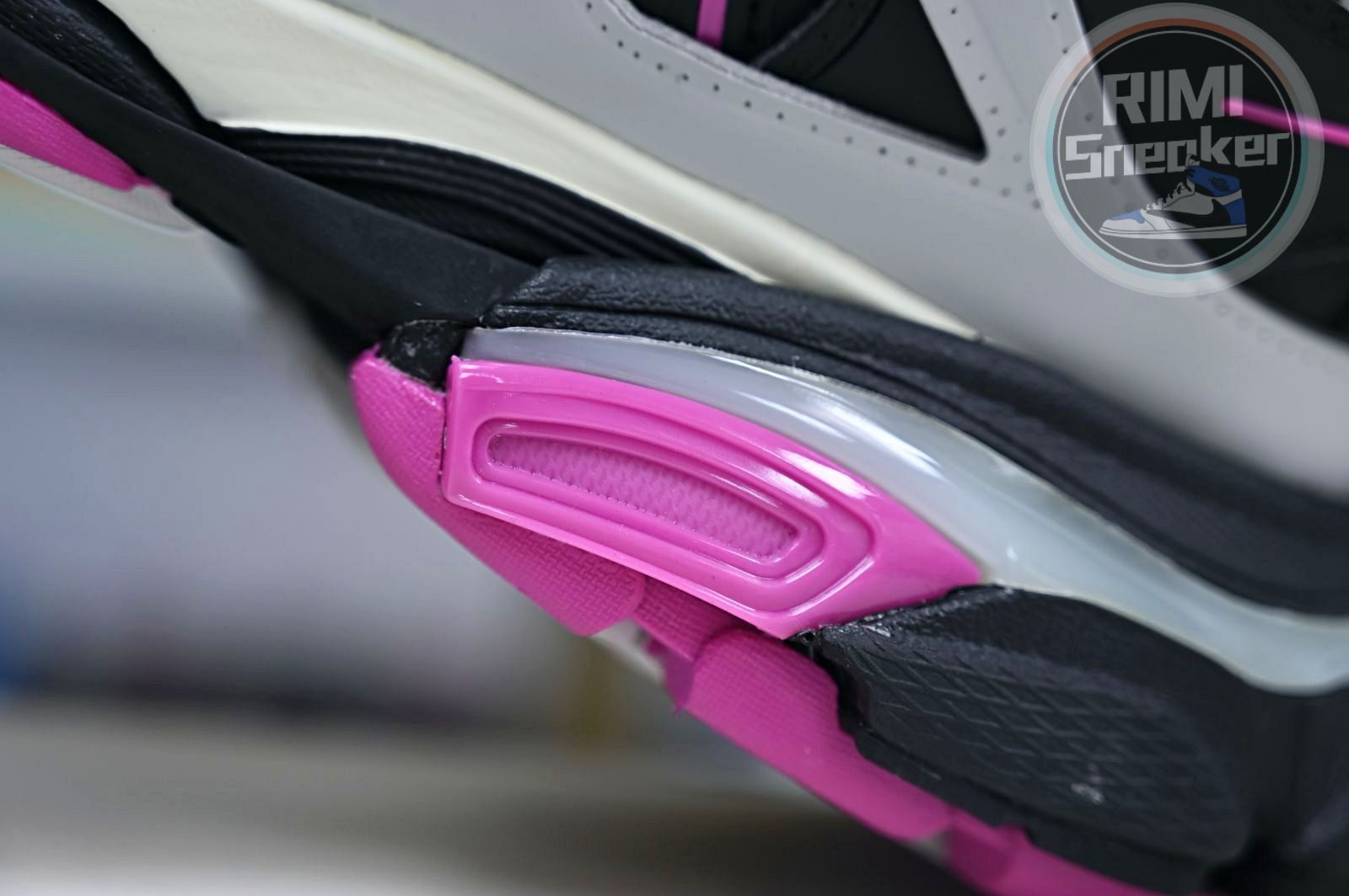 Balenciaga all sizes still in stock! Please contact customer service on iMessage/WhatsApp to purchase! BLGA  Track（LED）