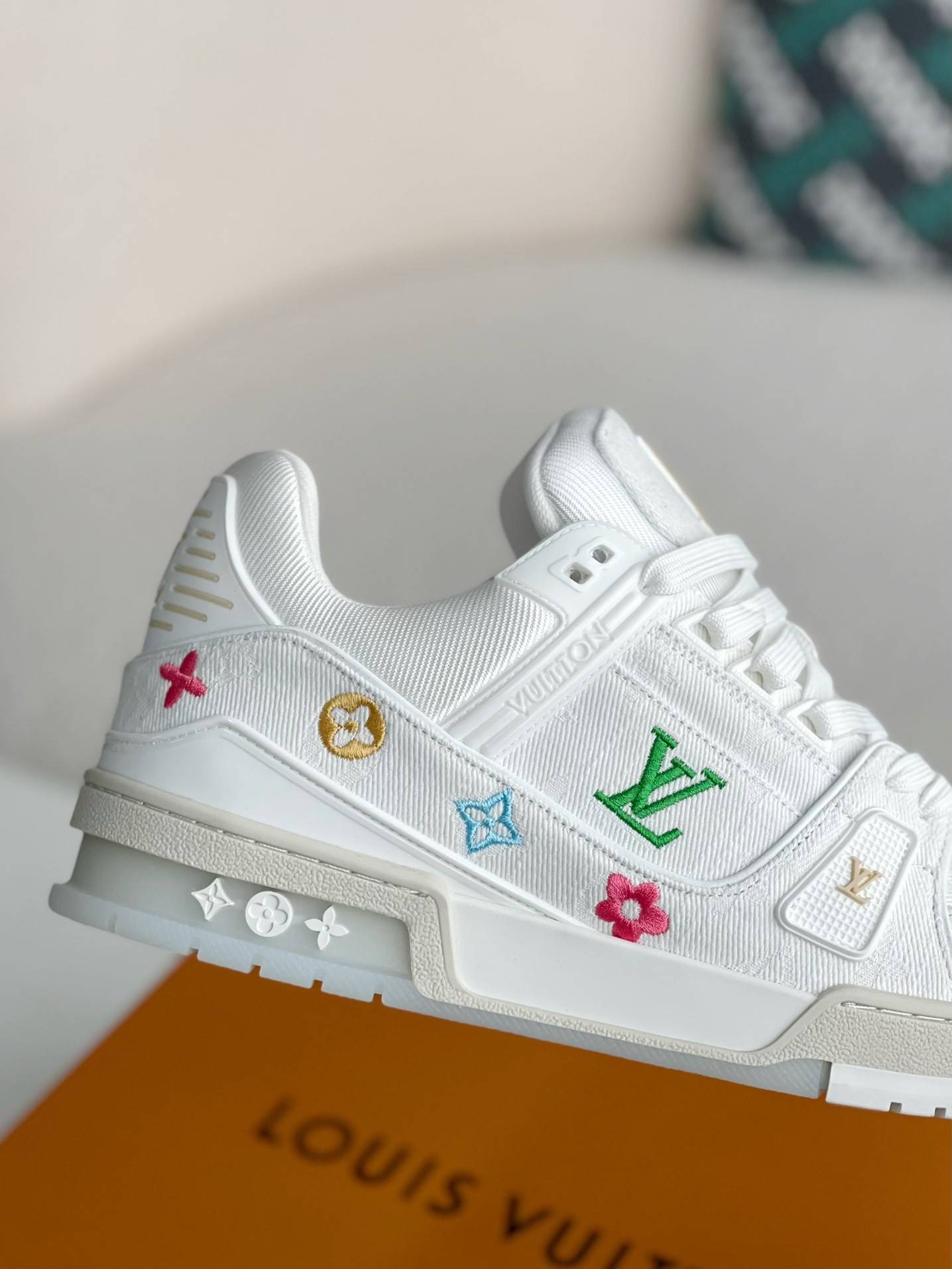 L*V TRAINER SNEAKERS