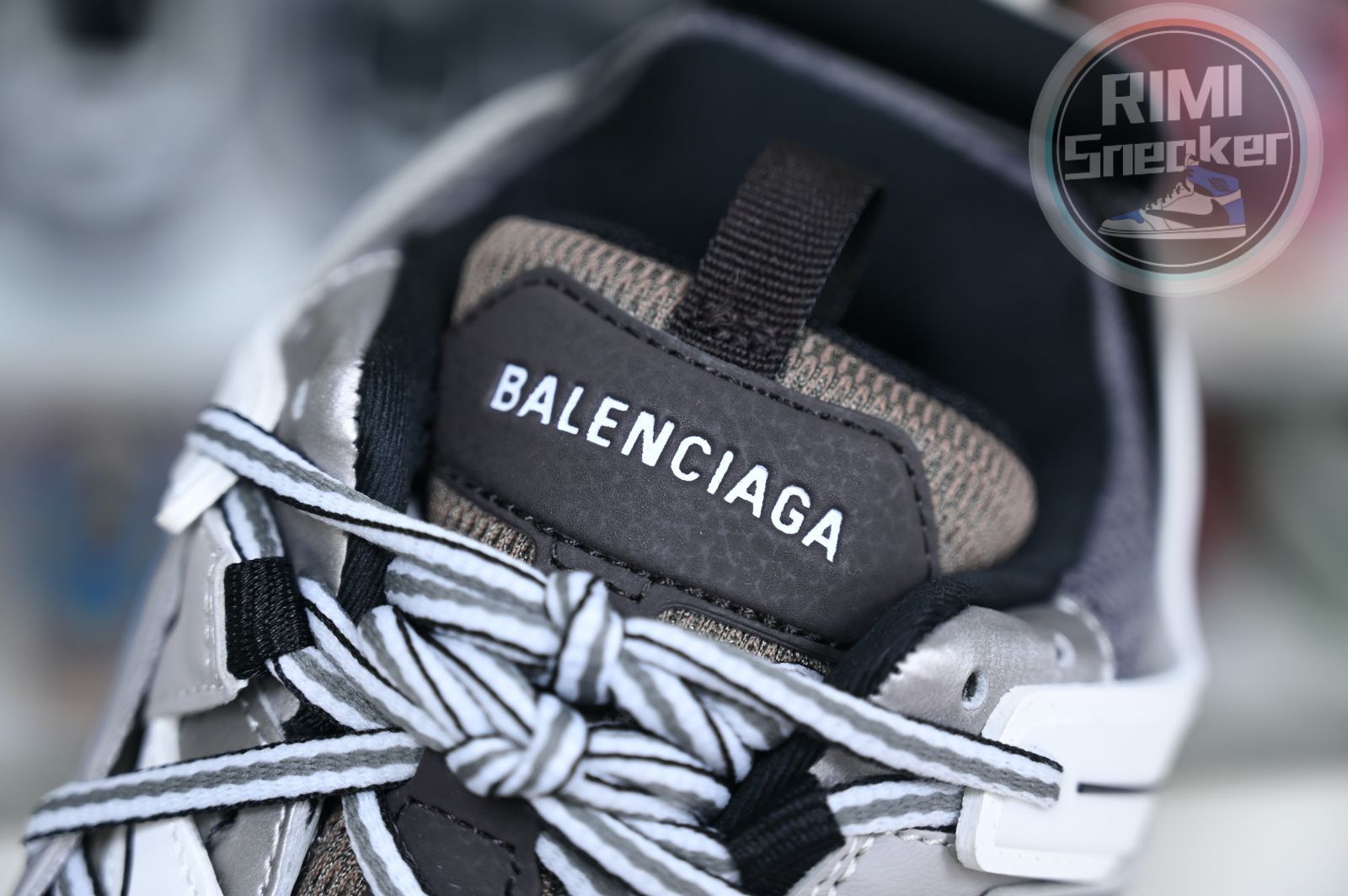 Balenciaga all sizes still in stock! Please contact customer service on iMessage/WhatsApp to purchase! BLGA  Track（LED）