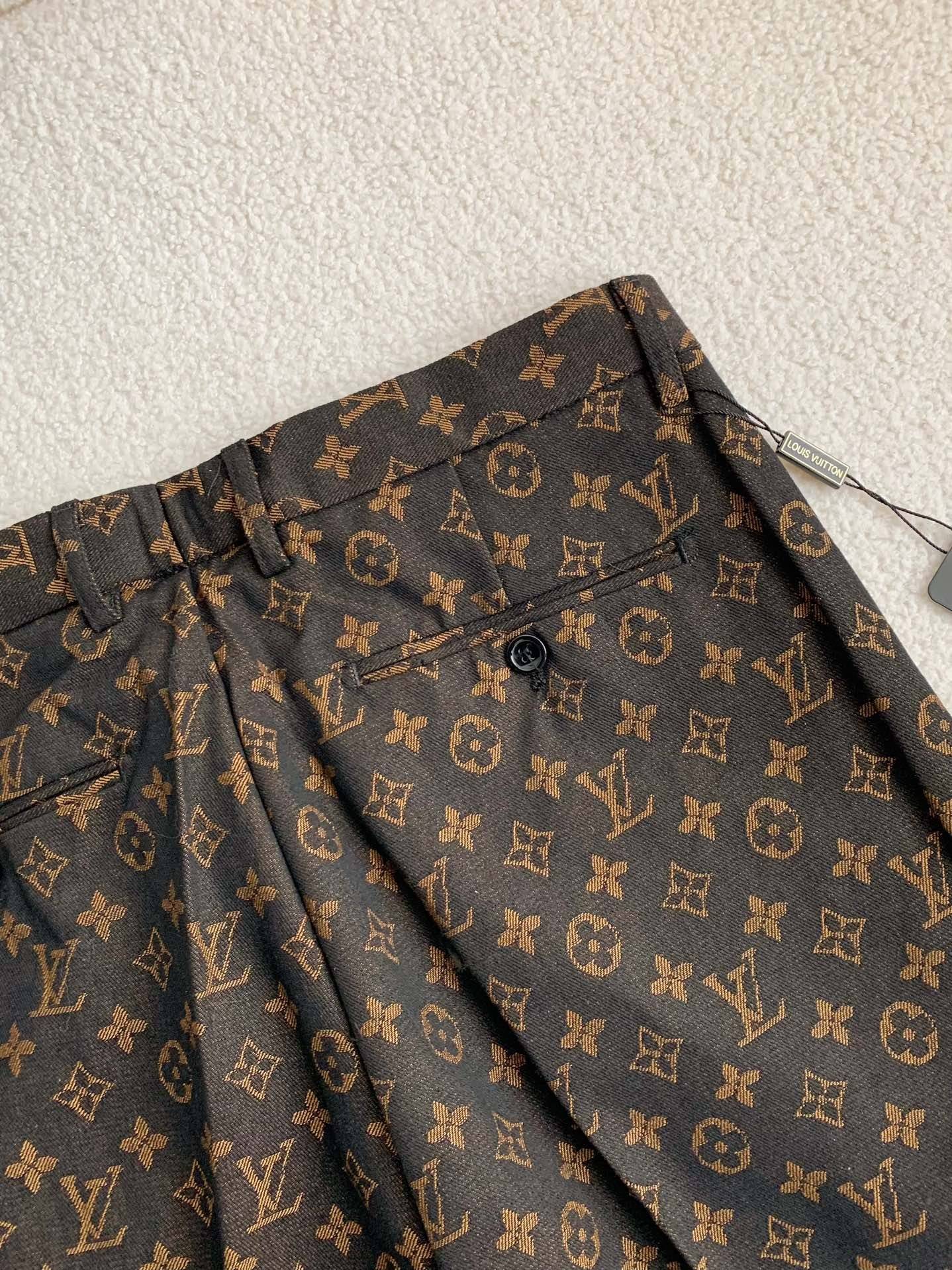 Louis Vuitton Casual trousers