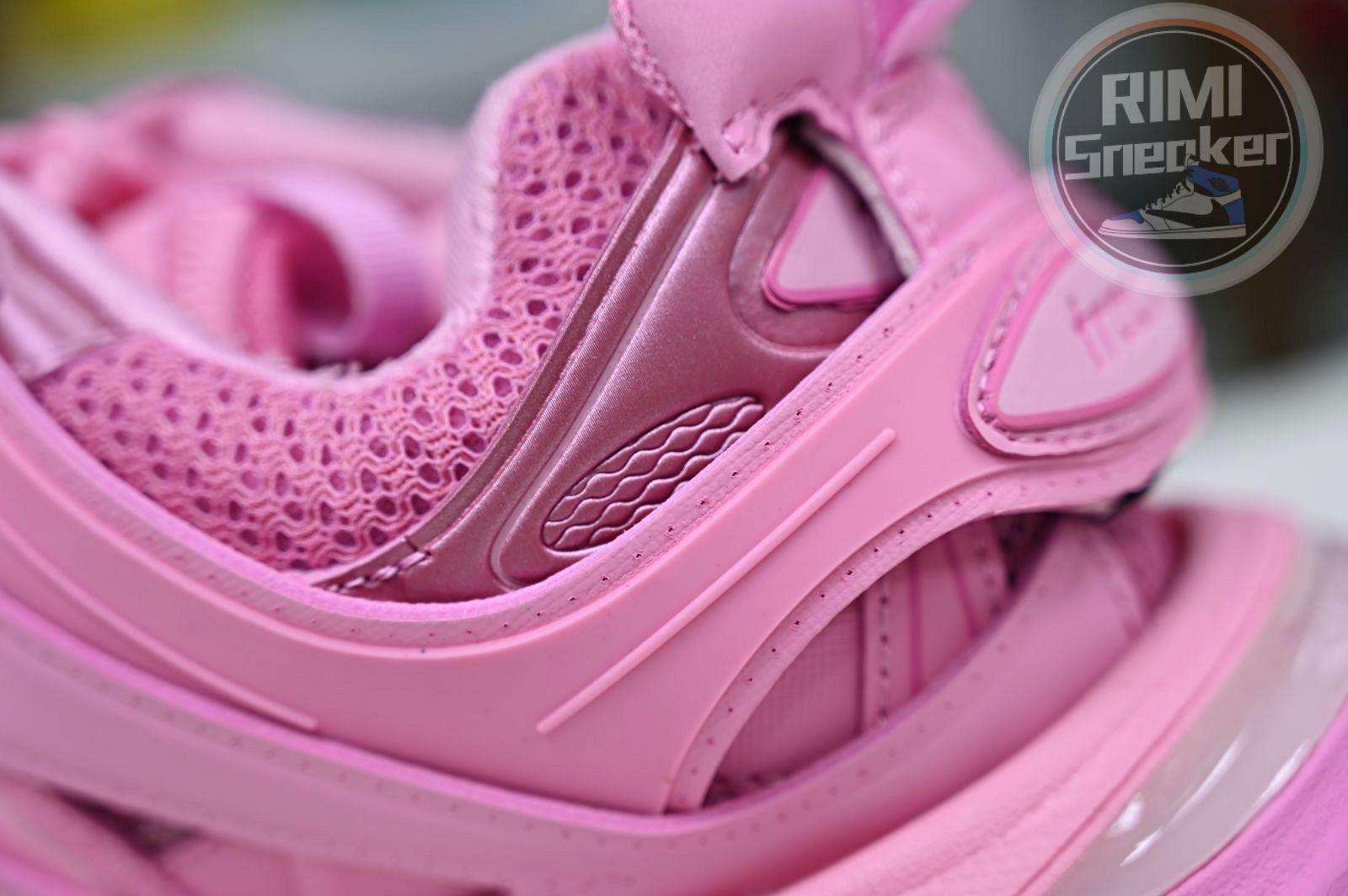 Balenciaga all sizes still in stock! Please contact customer service on iMessage/WhatsApp to purchase! BLGA  Track（LED）