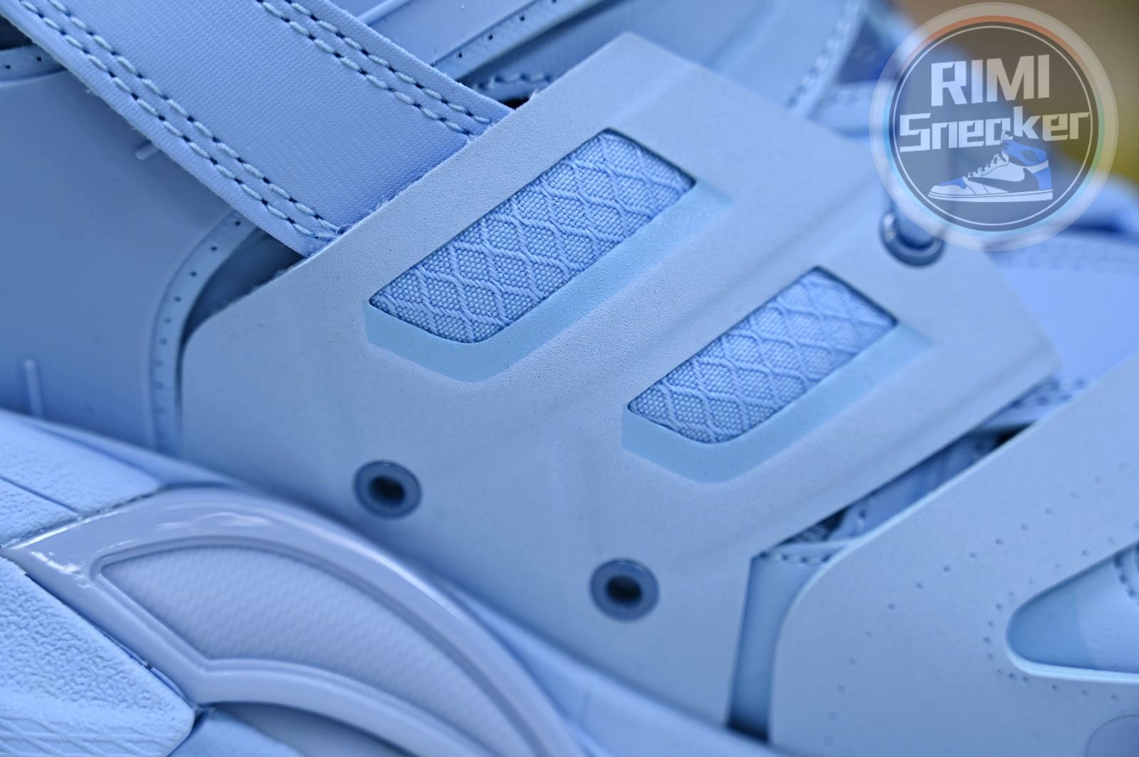 Balenciaga all sizes still in stock! Please contact customer service on iMessage/WhatsApp to purchase! BLGA  Track（LED）