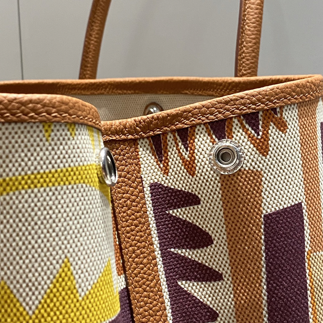 Hermes painted graffiti French fjord imported original cowhide wax thread sewing master craft painted canvas 36*30cm