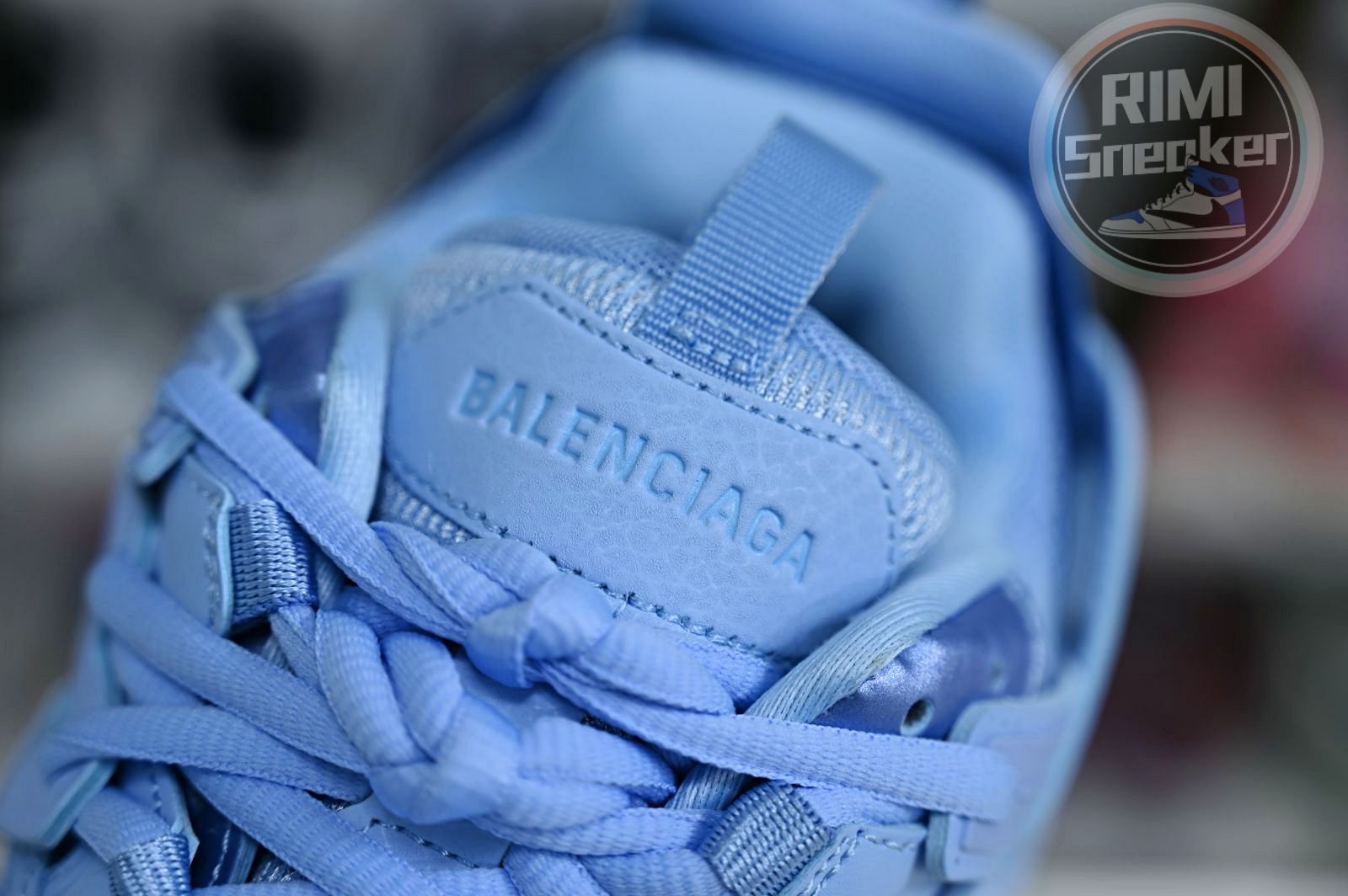 Balenciaga all sizes still in stock! Please contact customer service on iMessage/WhatsApp to purchase! BLGA  Track（LED）