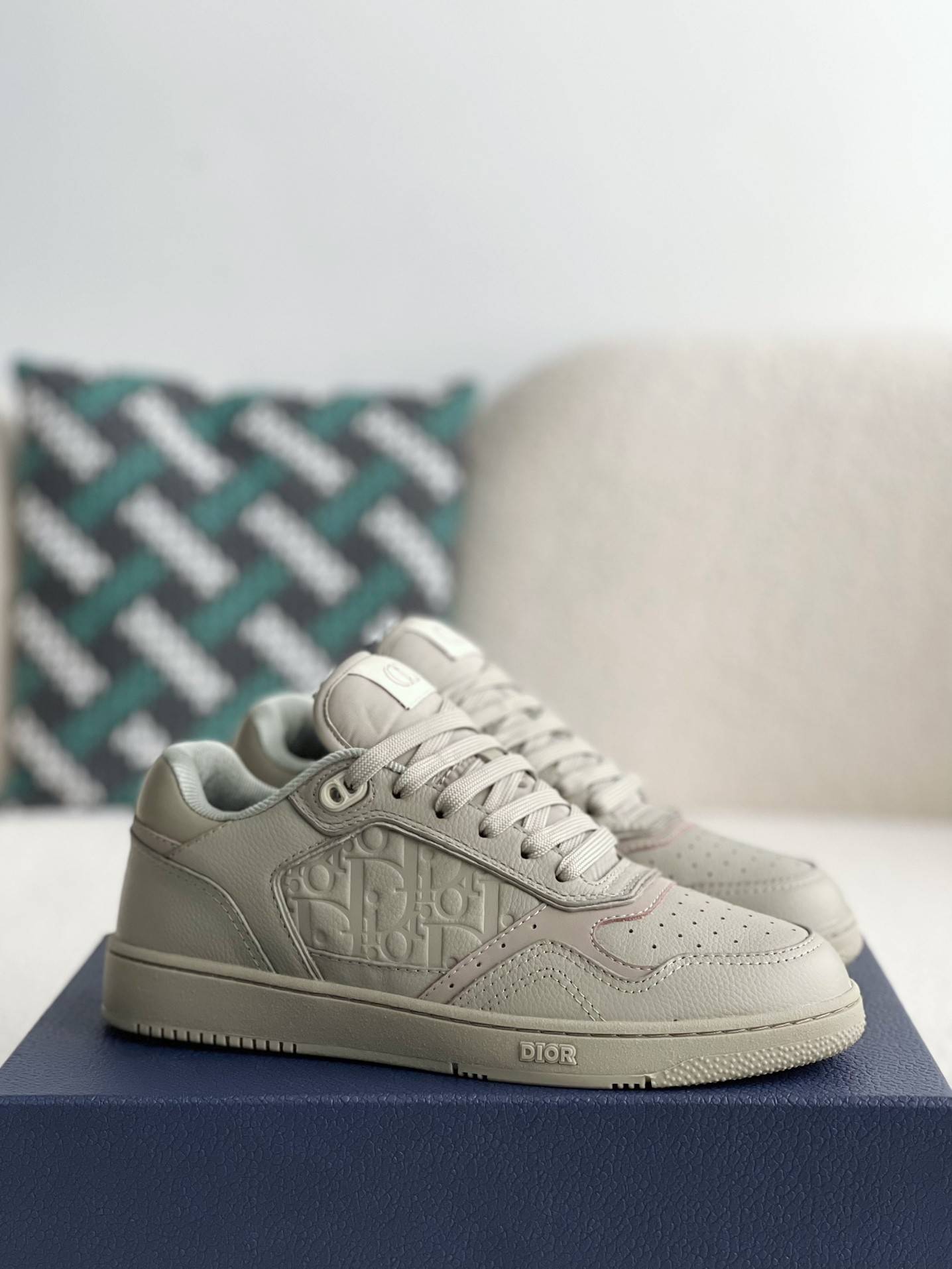 D*OR New B27 Sneaker