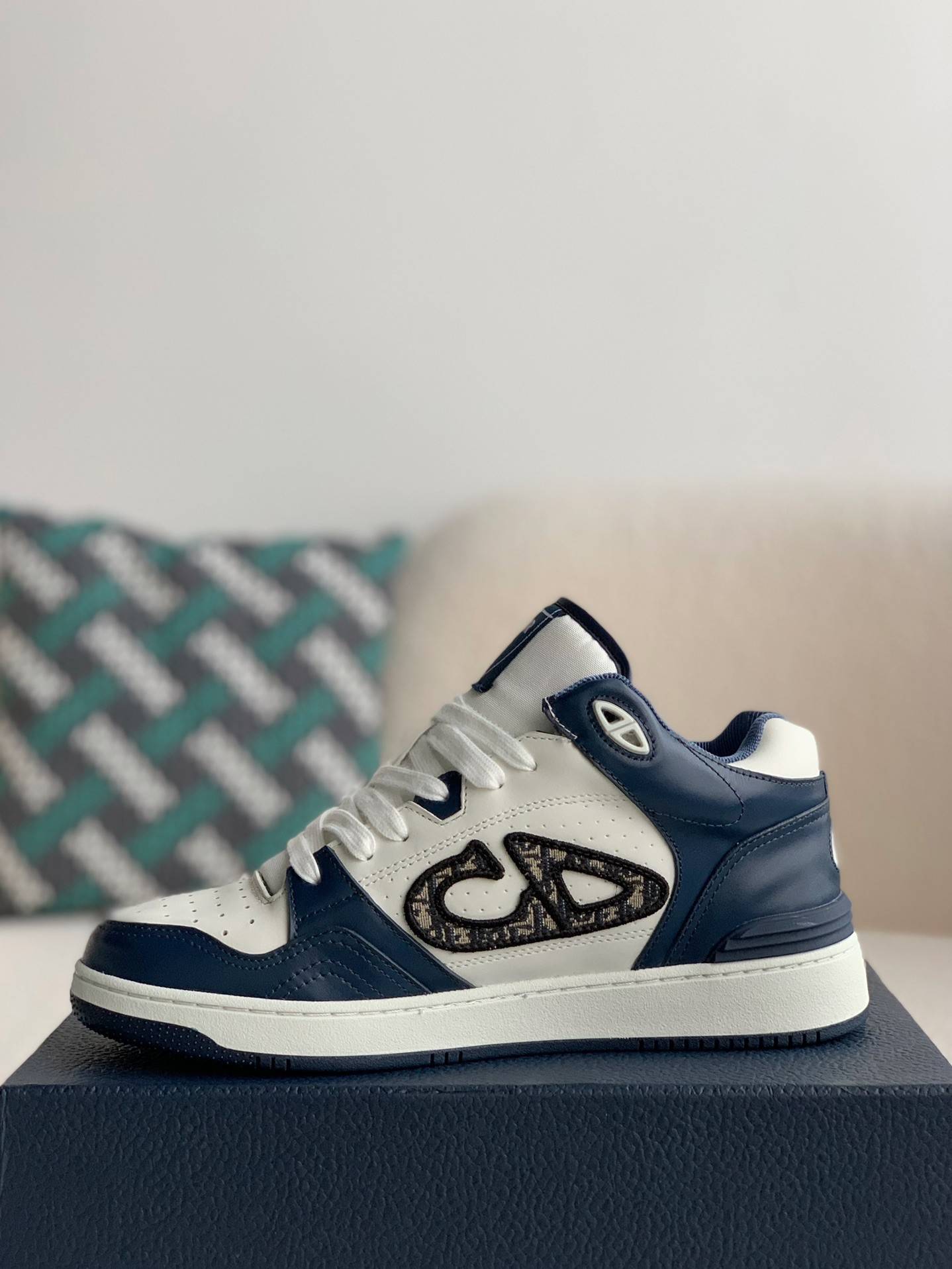 D*OR B57 New Sneaker