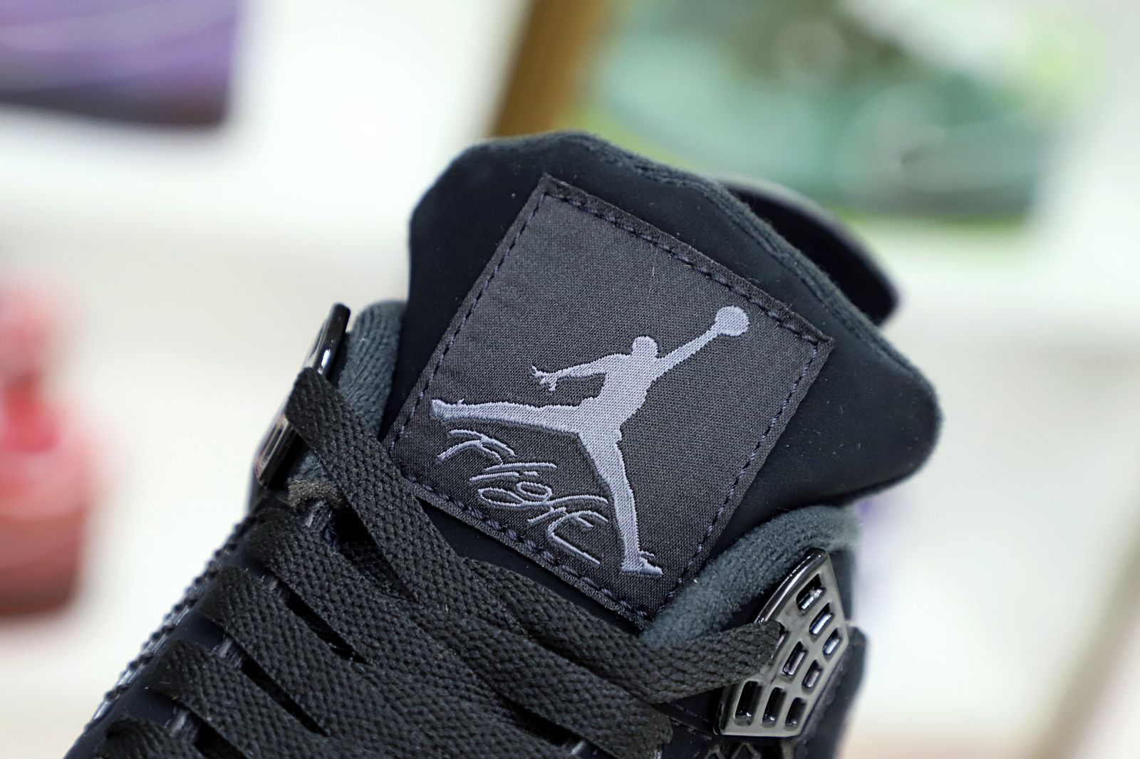 AIR JORDAN 4 RETRO