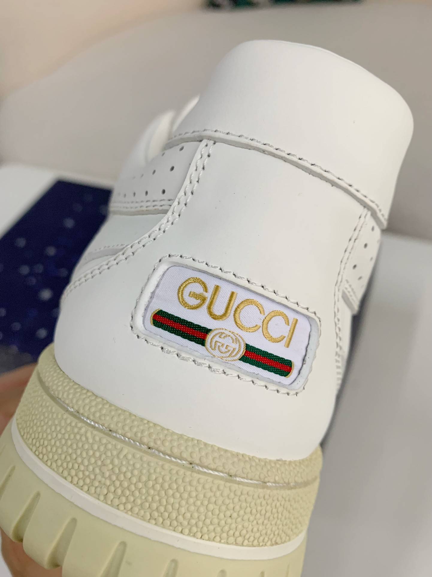 GU*INew Sneakers