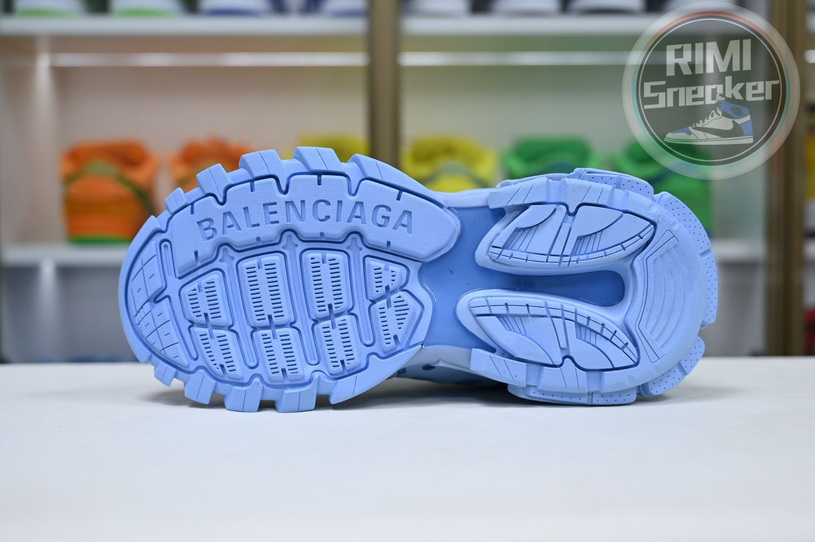 Balenciaga all sizes still in stock! Please contact customer service on iMessage/WhatsApp to purchase! BLGA  Track（LED）