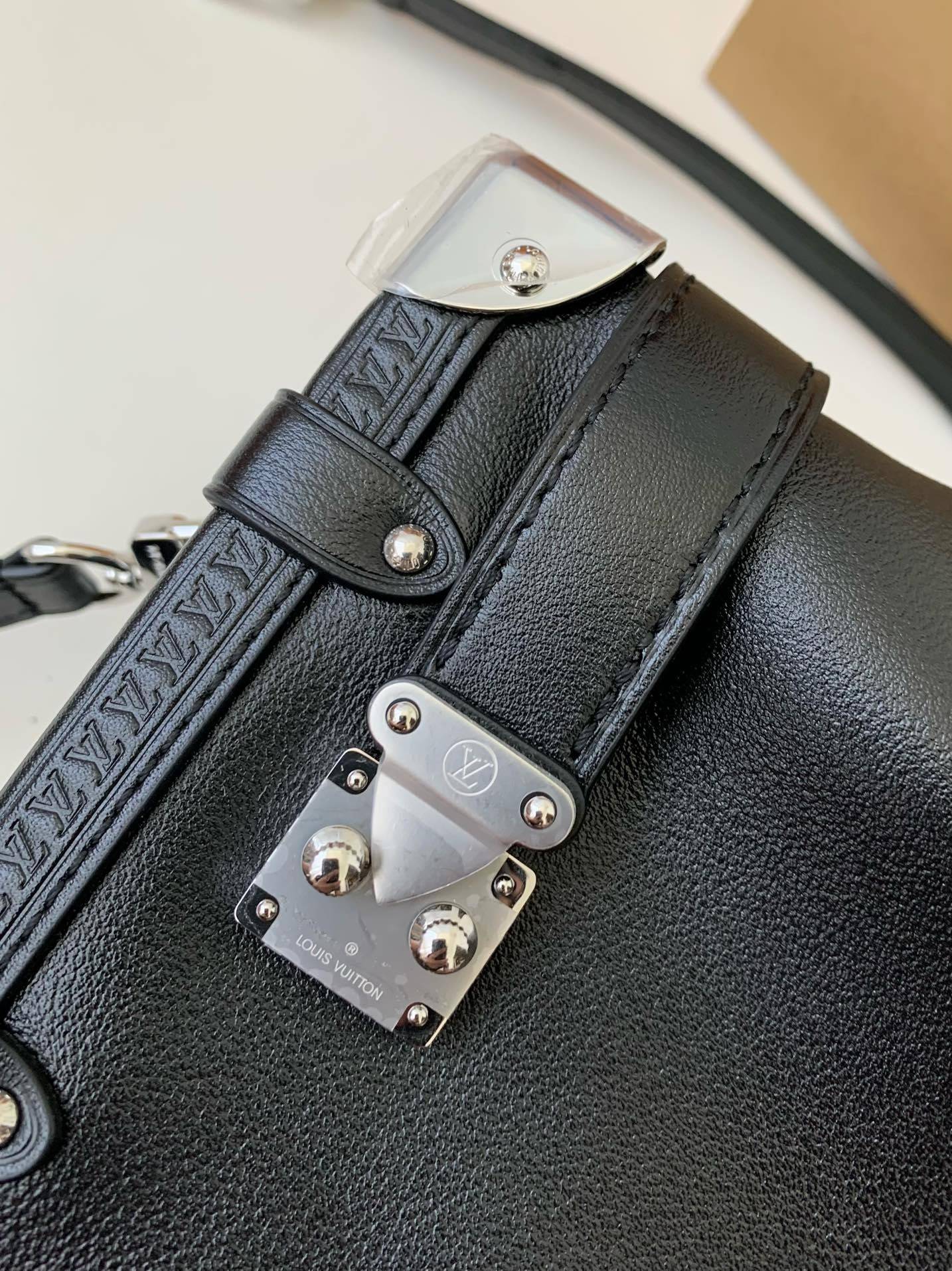 L*V New SIDE TRUNK full leather medium size handbag  M11350  Size：21*14*6cm