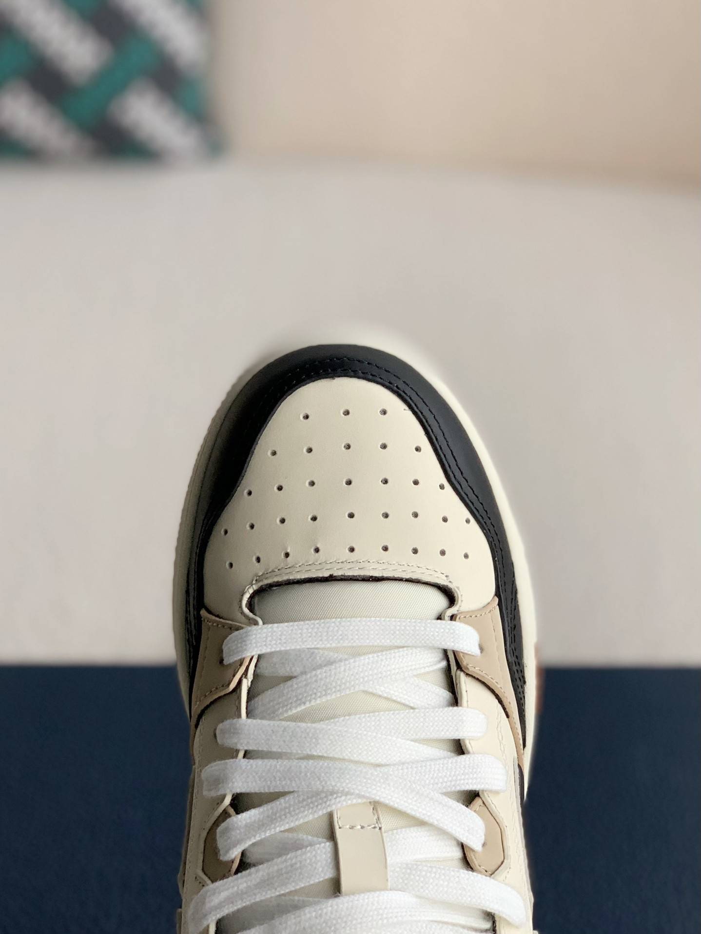 D*OR B57 New Sneaker