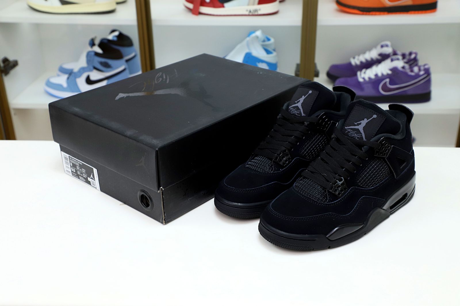 AIR JORDAN 4 RETRO
