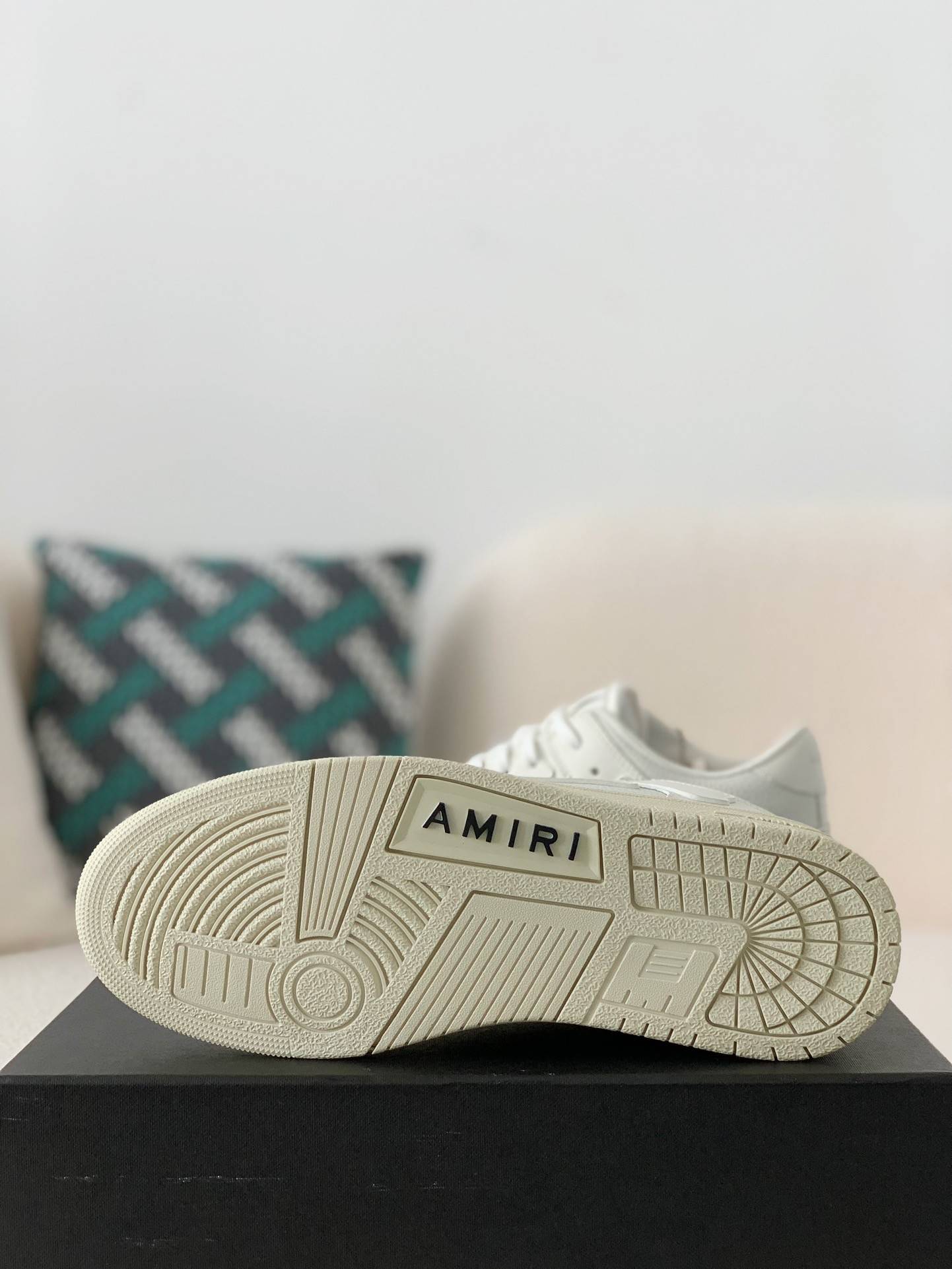 A*RI Bone Sneakers