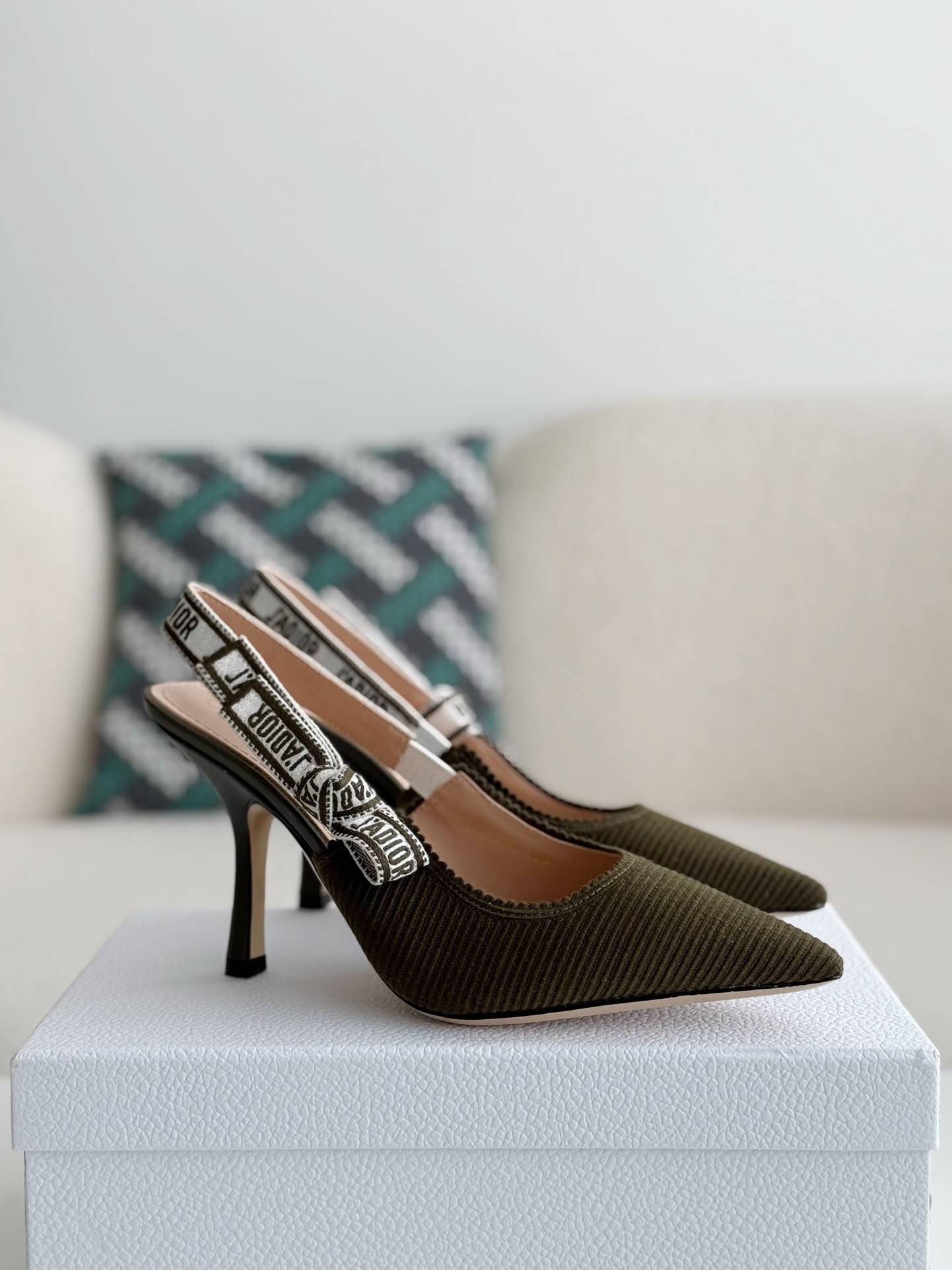 D*OR Pointed toe slingback high heels 6.5cm