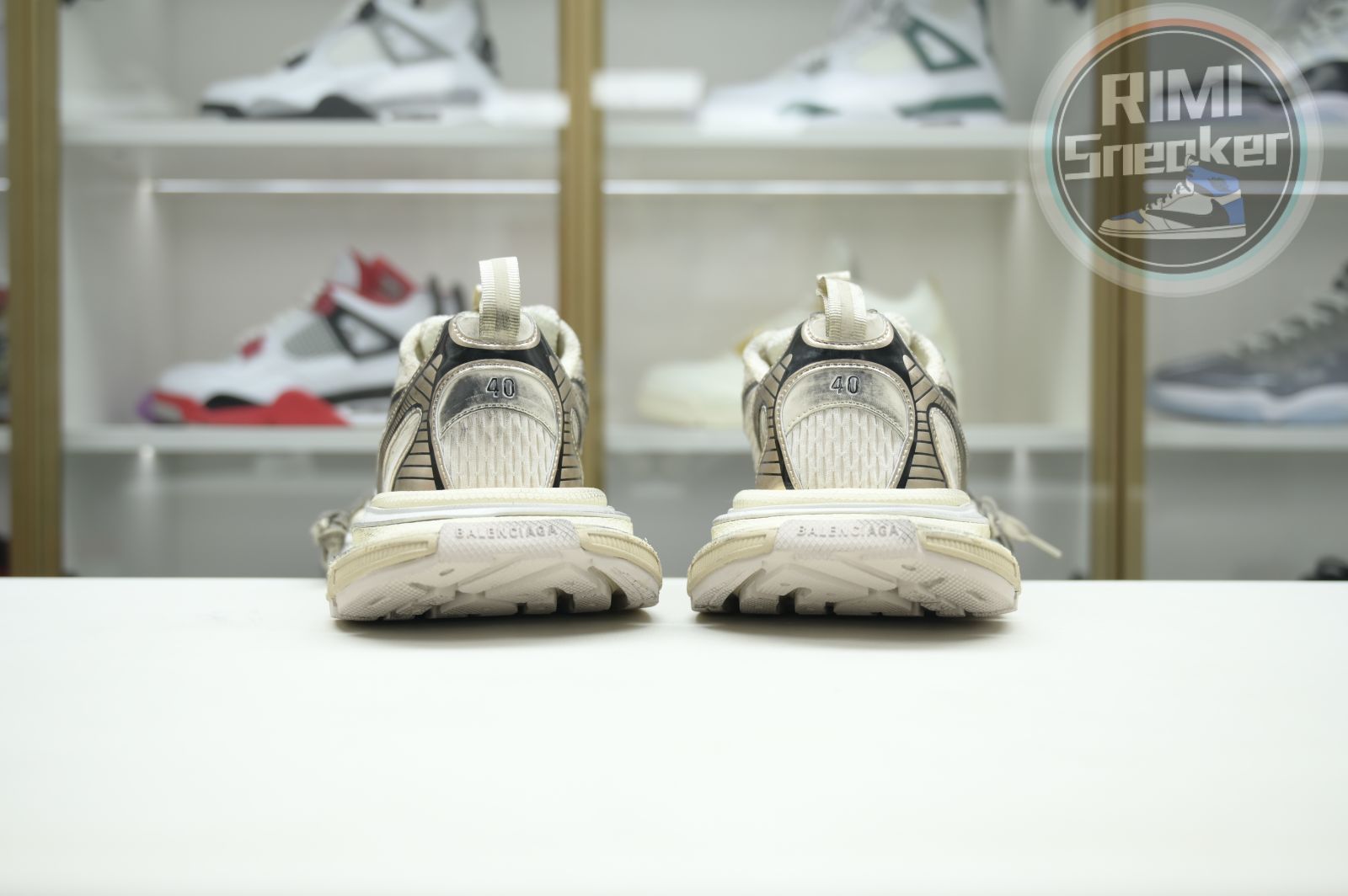 Balenciaga all sizes still in stock! Please contact customer service on iMessage/WhatsApp to purchase!  BLGA  3XL