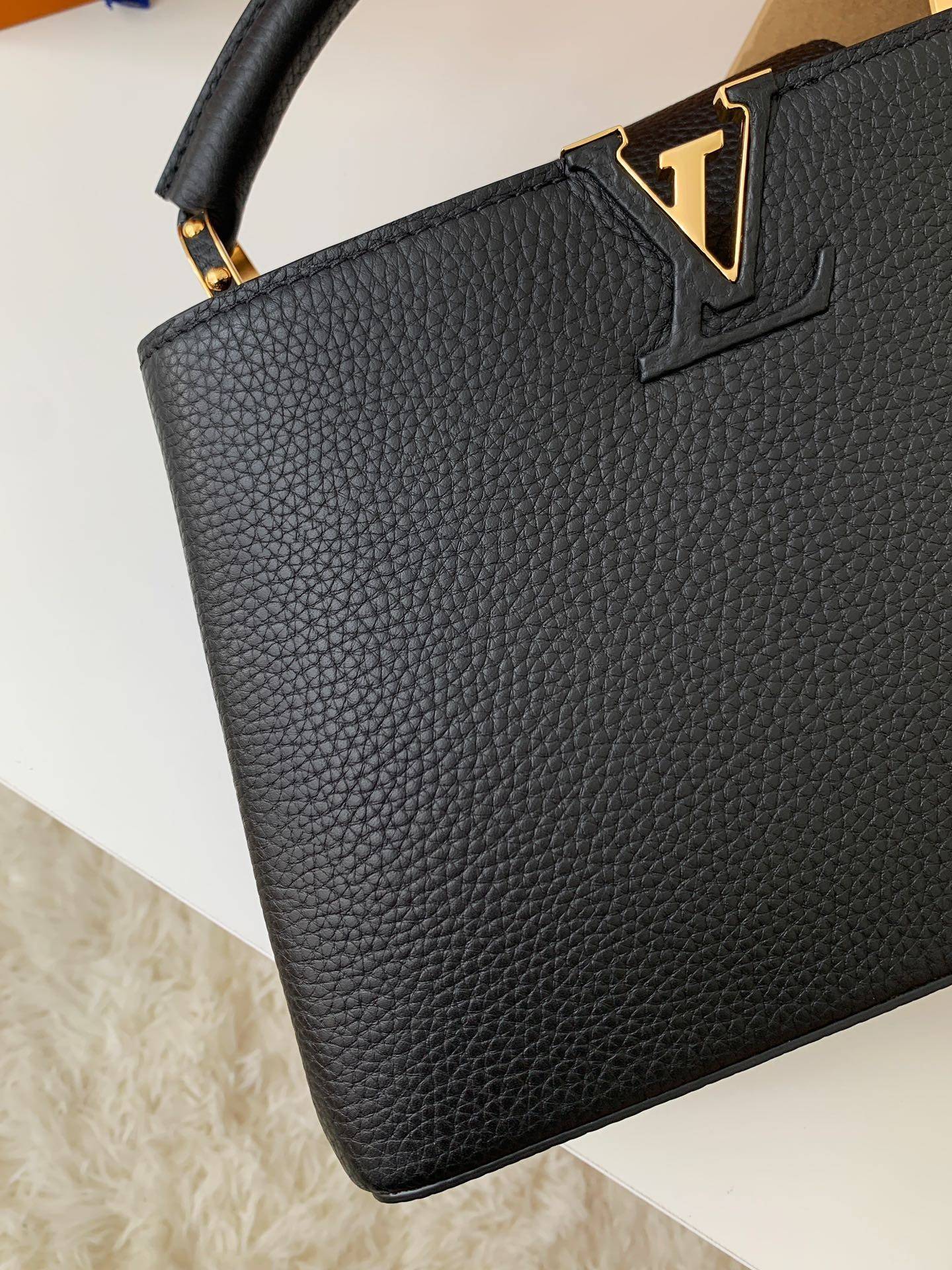 L*V Capucines mini frame M48864 size:26.5*17.5*9cm