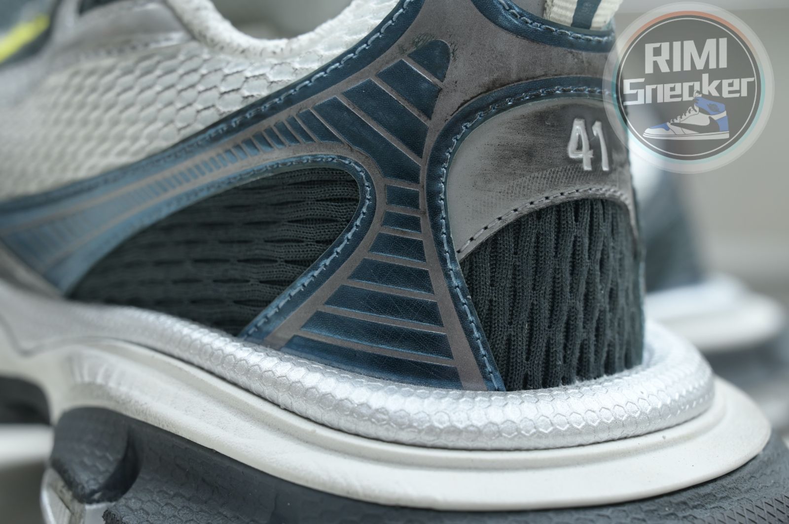 Balenciaga all sizes still in stock! Please contact customer service on iMessage/WhatsApp to purchase!  BLGA  3XL