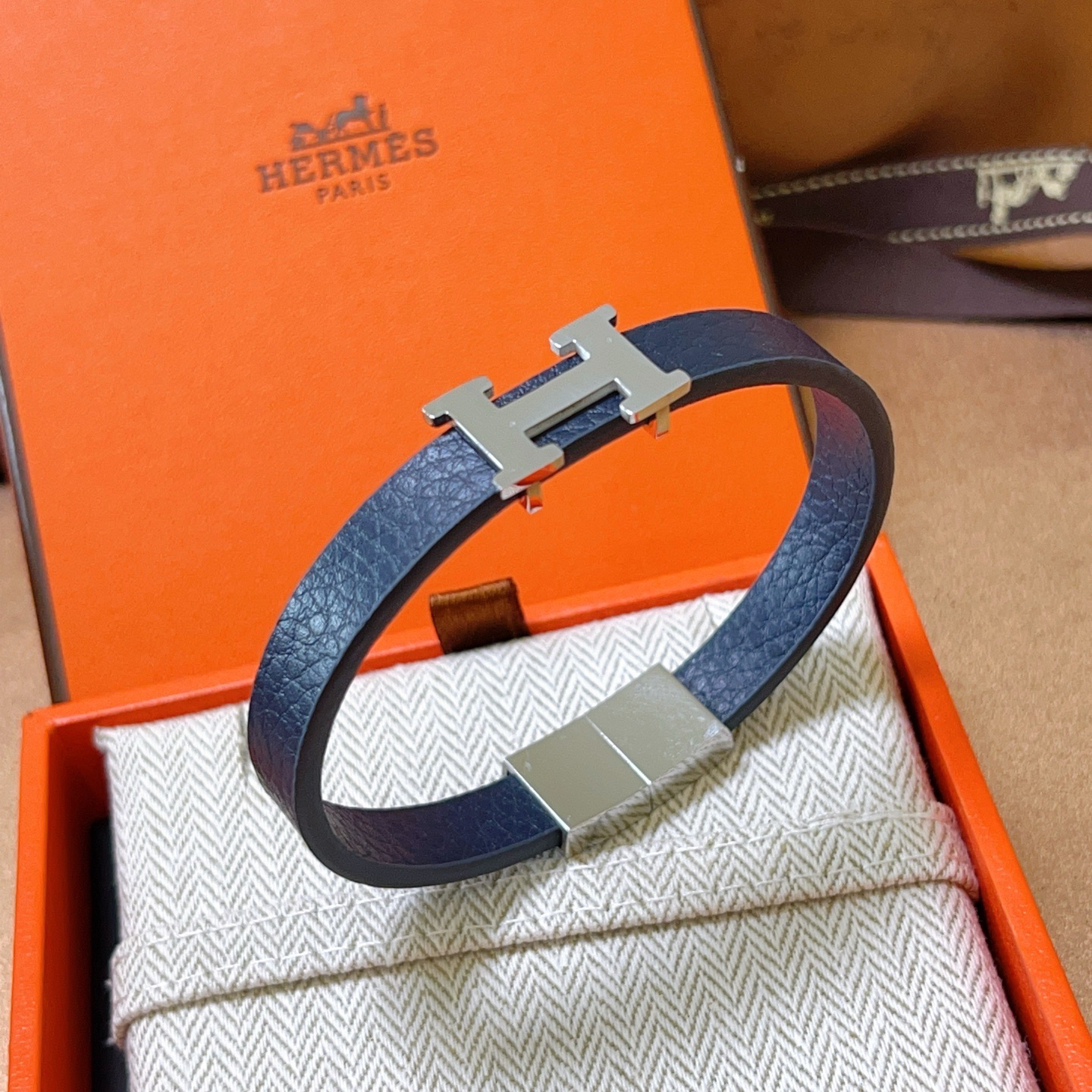 Hermès leather strap pure handmade leather material series 18k gold bracelet