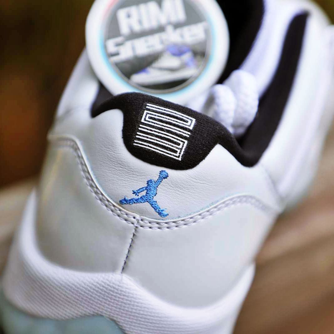 AIR JORDAN 11 RETRO LOW LEGEND BLUE AV2187-117