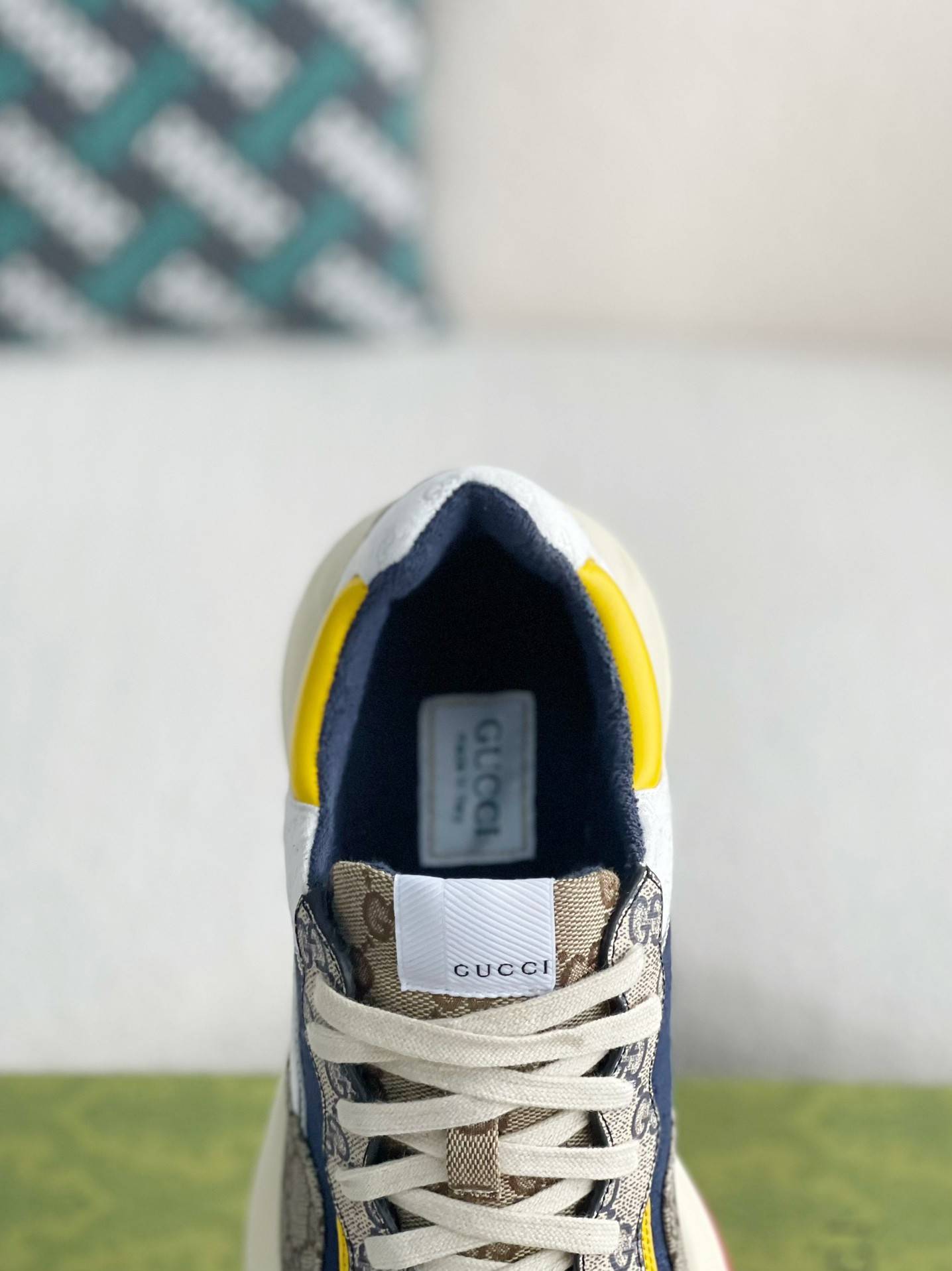 GU*IRetro Clunky Sneaker