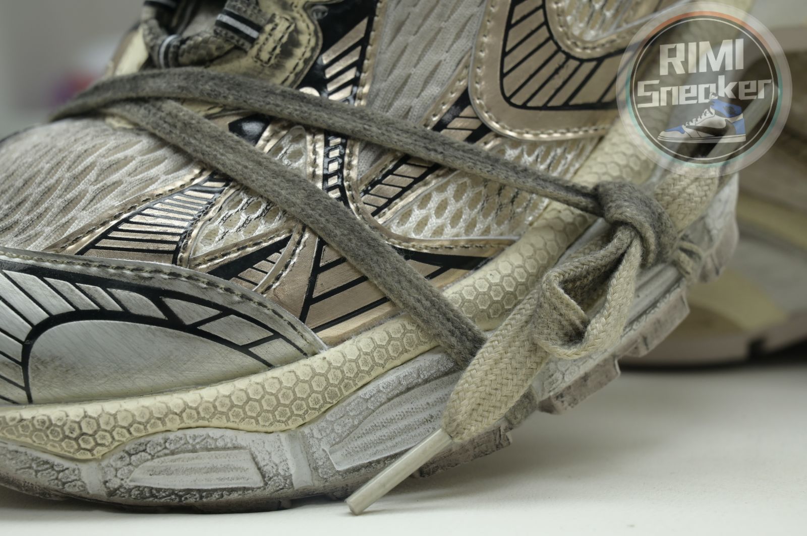 Balenciaga all sizes still in stock! Please contact customer service on iMessage/WhatsApp to purchase!  BLGA  3XL