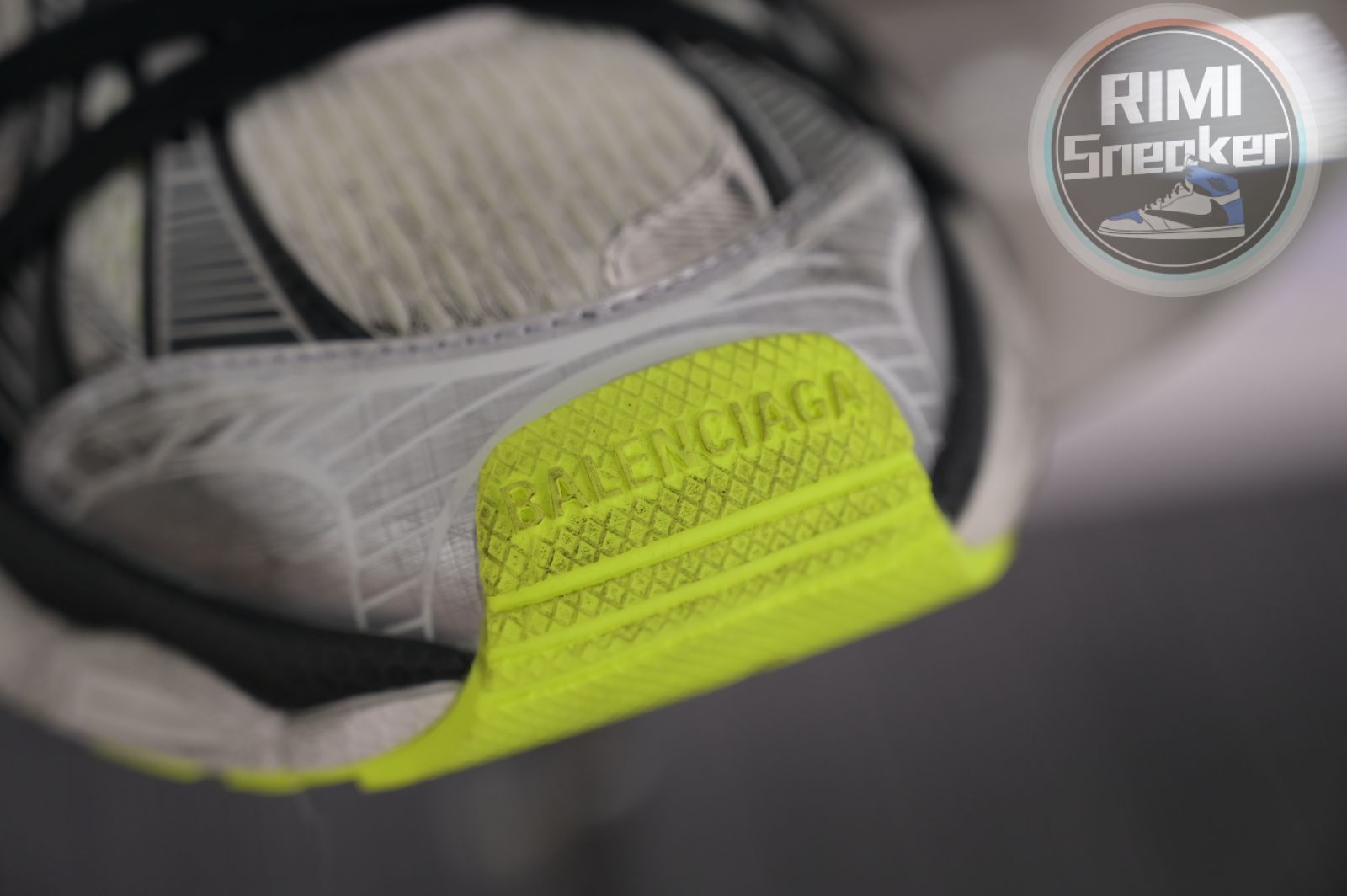 Balenciaga all sizes still in stock! Please contact customer service on iMessage/WhatsApp to purchase!  BLGA  3XL