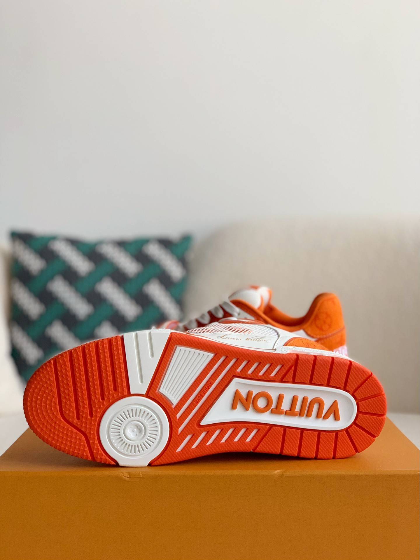 L*V Trainer Sneakers Top quality