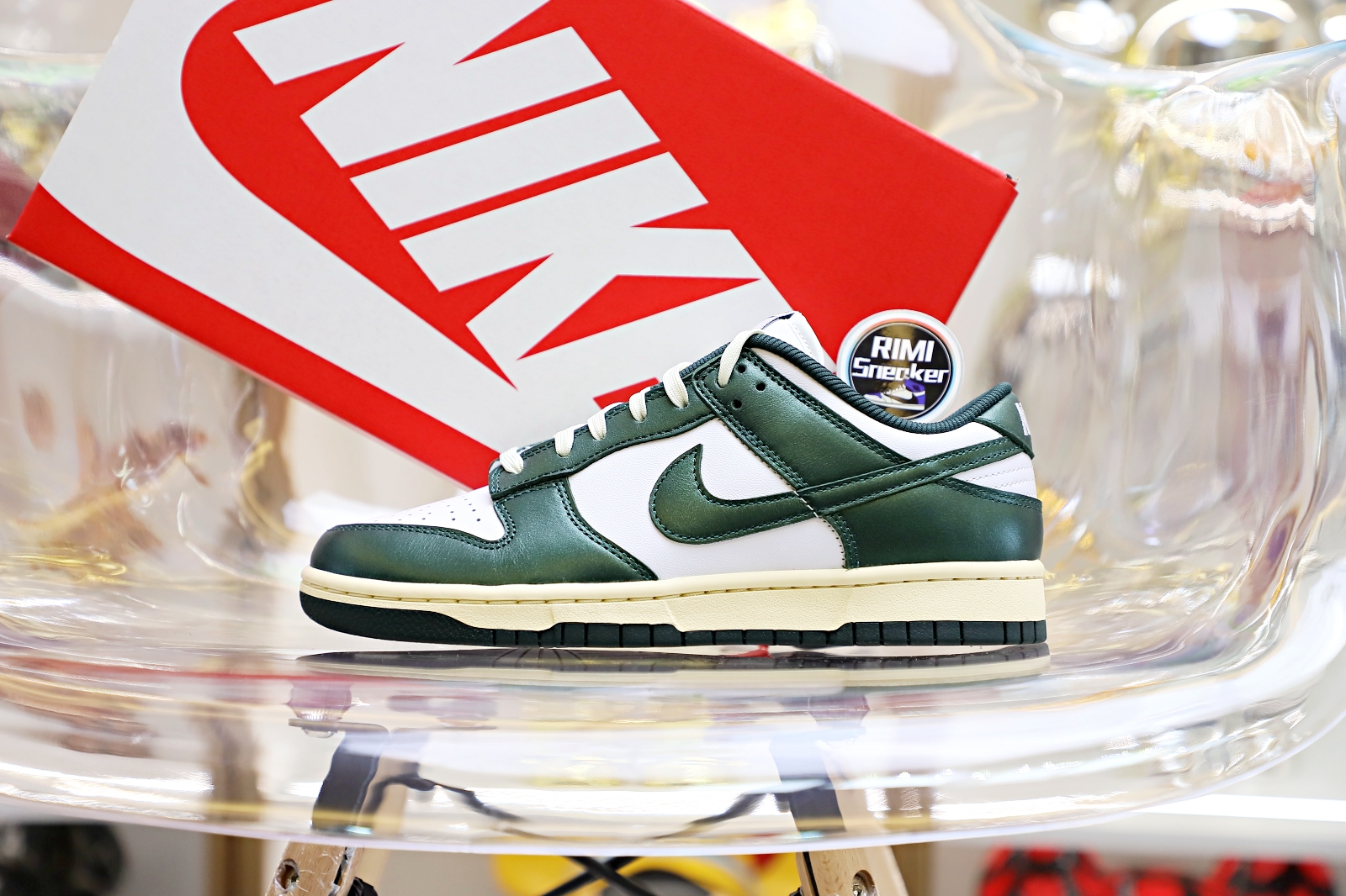 NIKE WMNS DUNK LOW