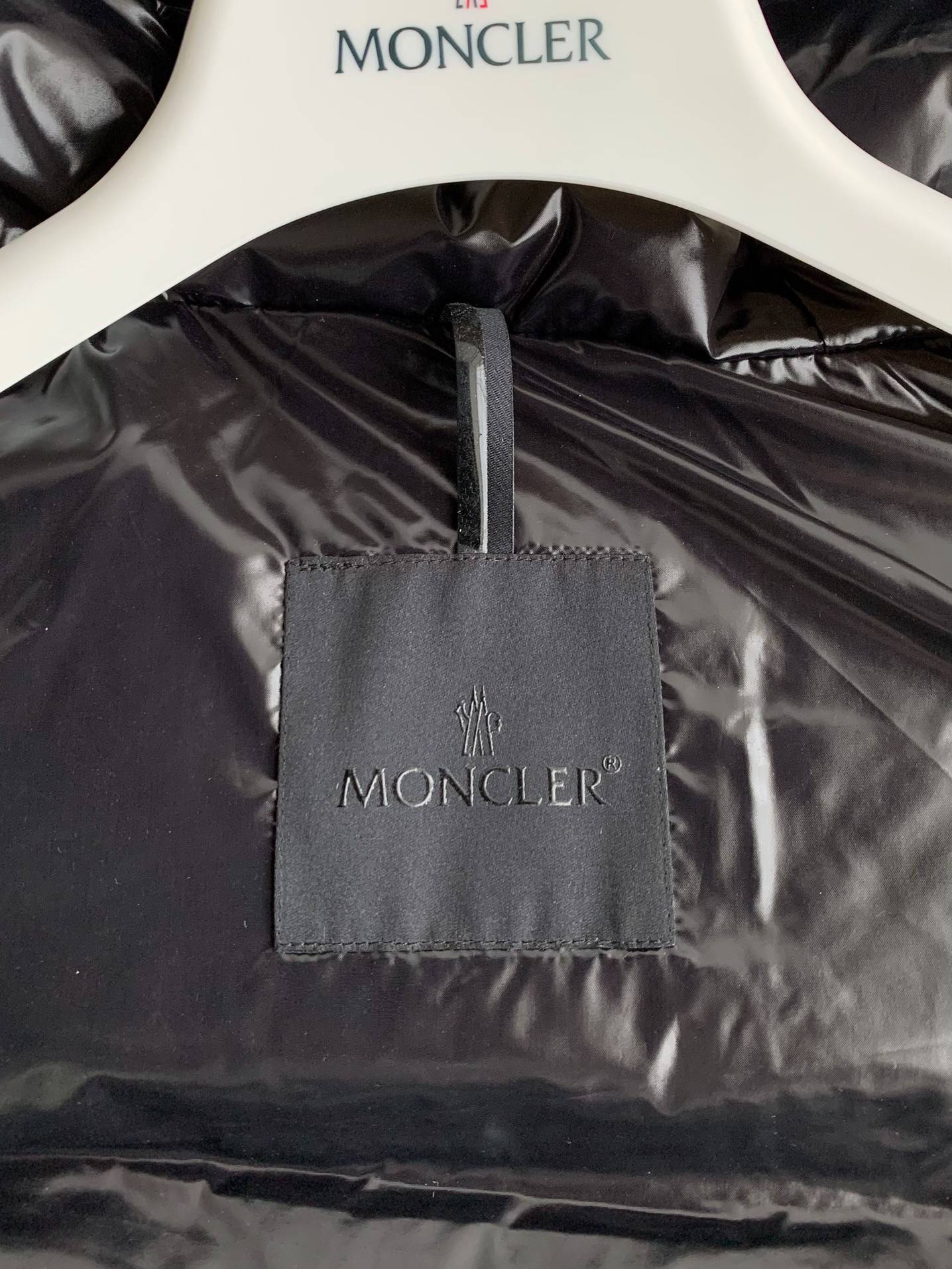 Moncler Montbeliard down jacket