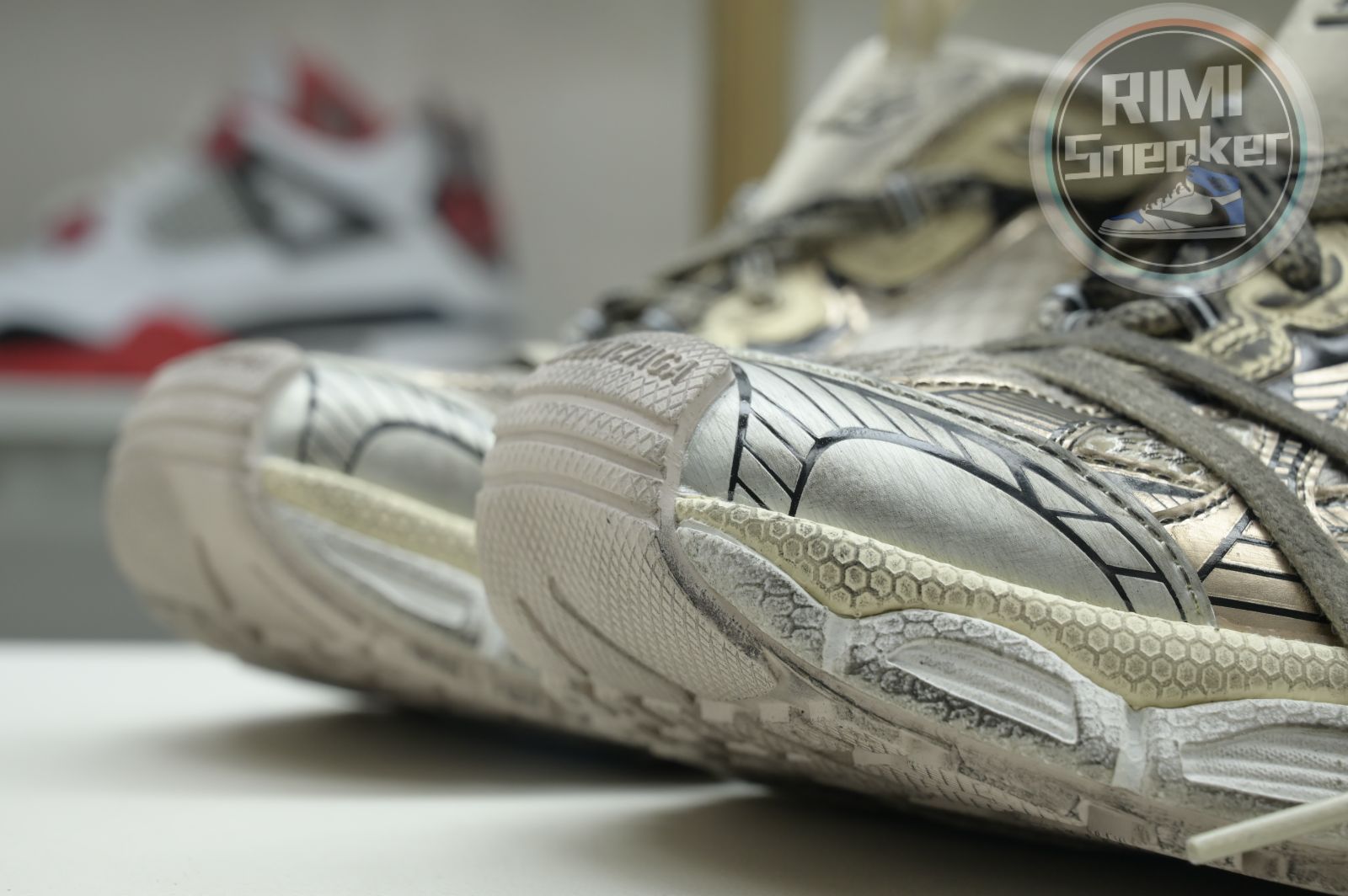 Balenciaga all sizes still in stock! Please contact customer service on iMessage/WhatsApp to purchase!  BLGA  3XL