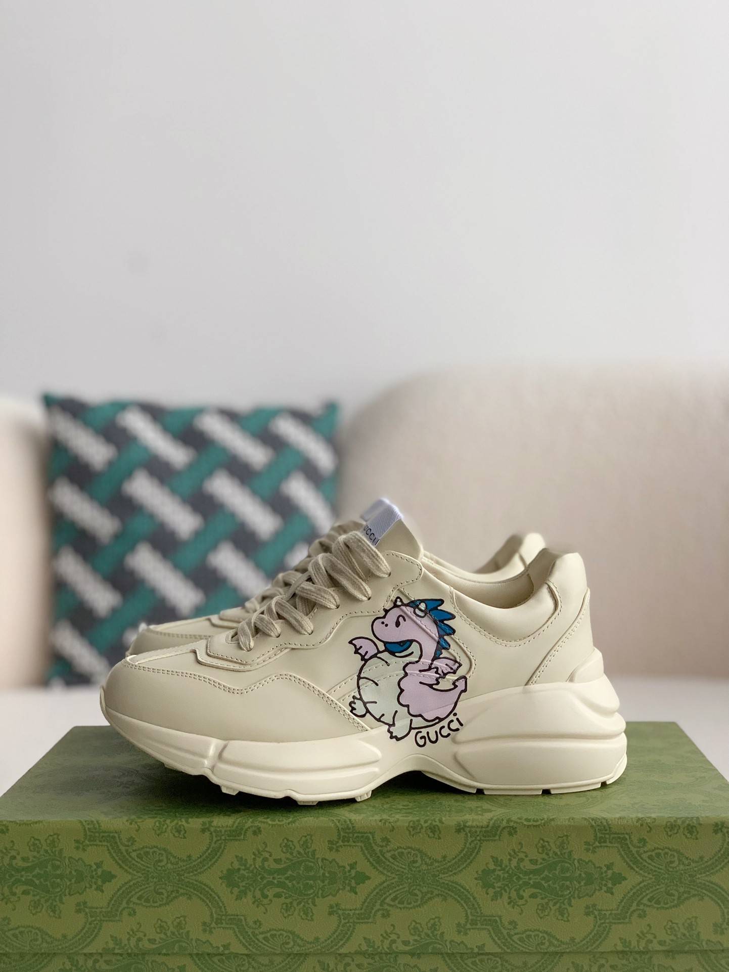 GU*IRetro Clunky Sneaker