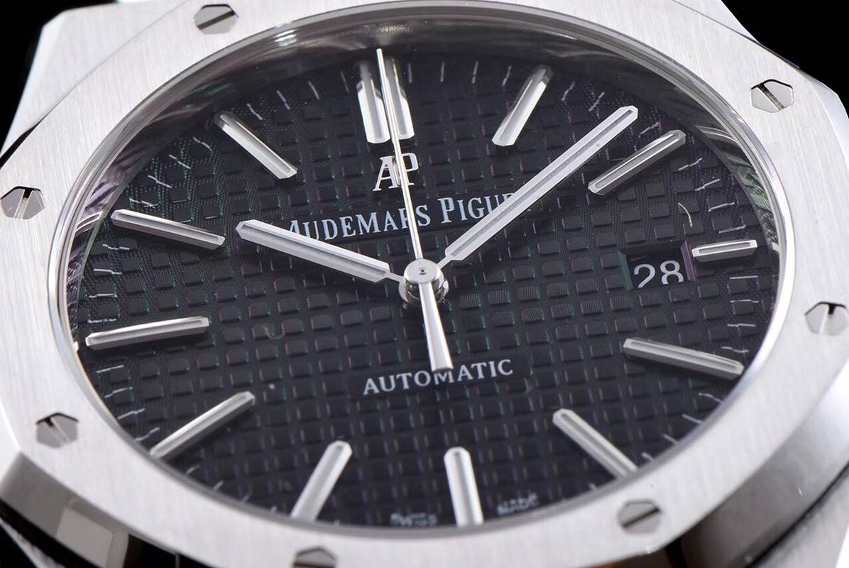 Audemars Piguet Royal Oak 15400 Series Men
