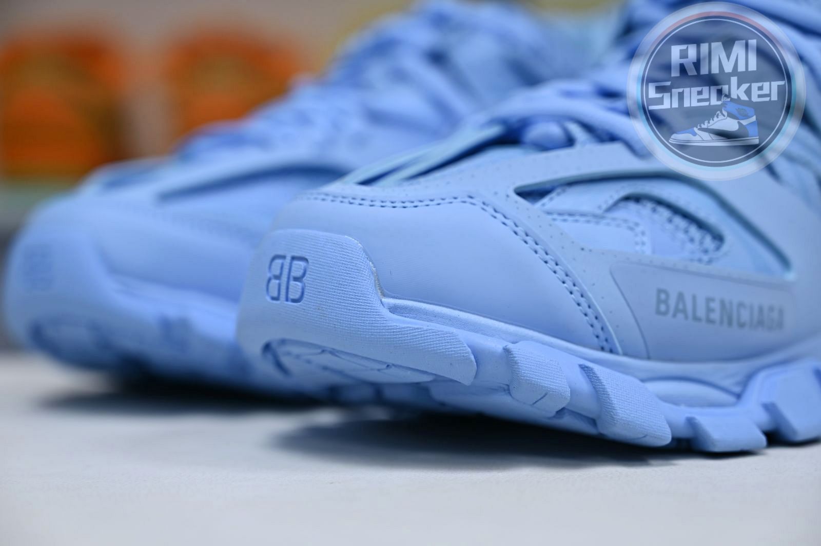 Balenciaga all sizes still in stock! Please contact customer service on iMessage/WhatsApp to purchase! BLGA  Track（LED）