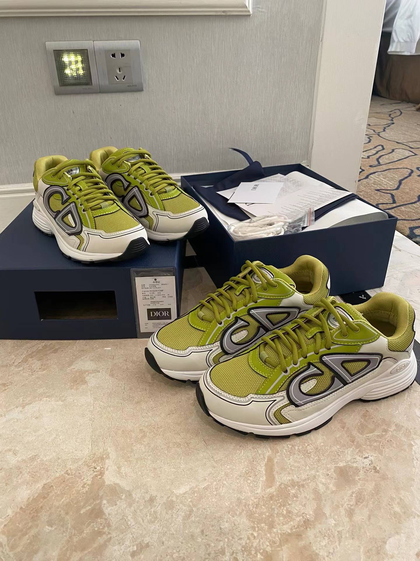 D*OR NEW ARRIVAL B30 Clunky Sneaker