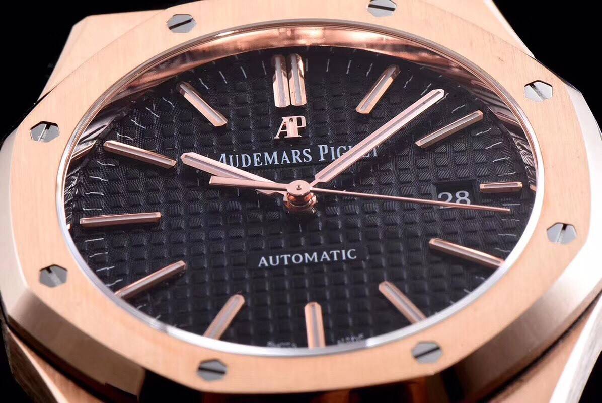 Audemars Piguet Royal Oak 15400 Series Men