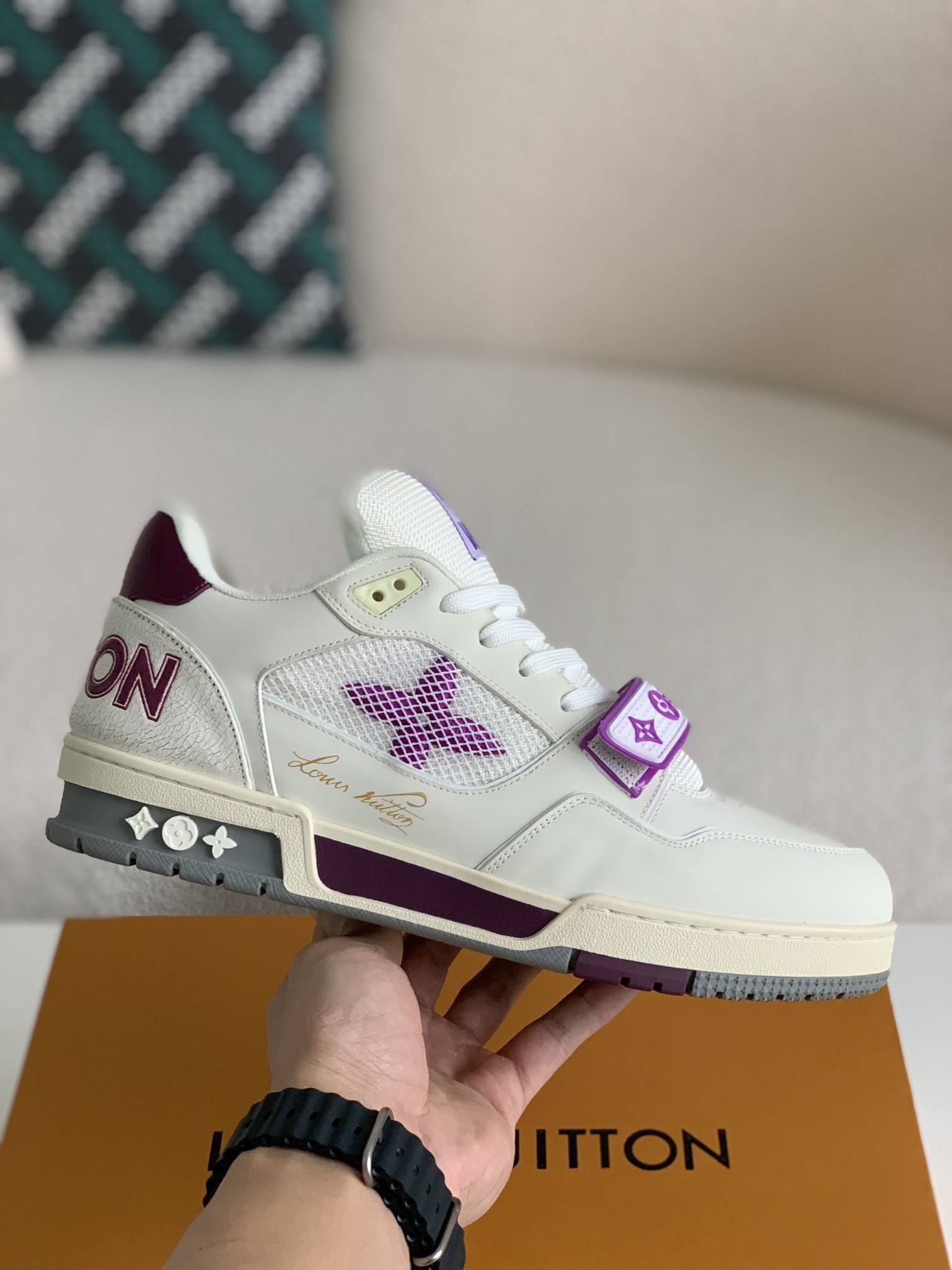 L*V TRAINER 1A98UX Sneakers Fall/Winter