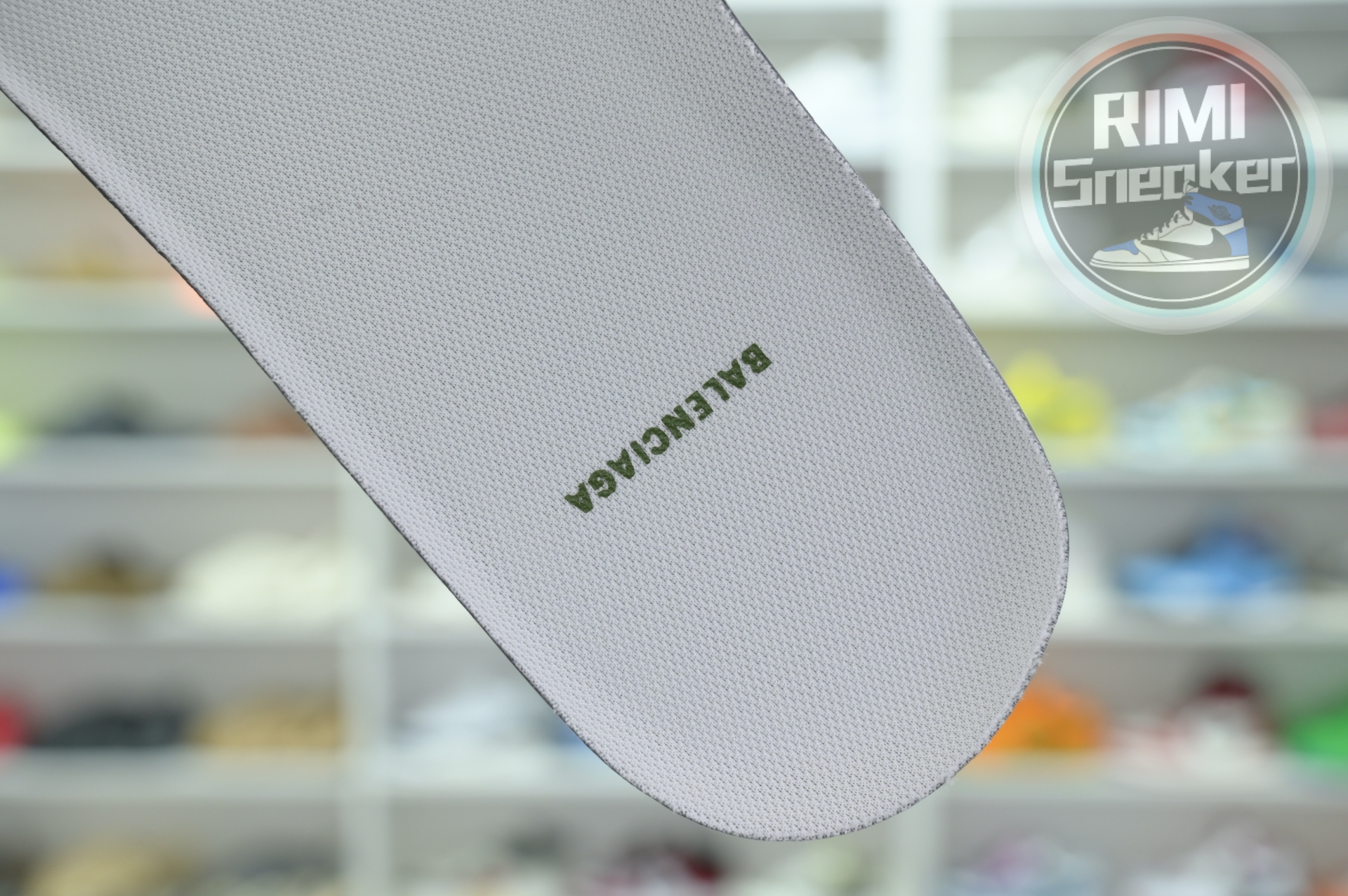 Balenciaga all sizes still in stock! Please contact customer service on iMessage/WhatsApp to purchase!  BLGA  3XL