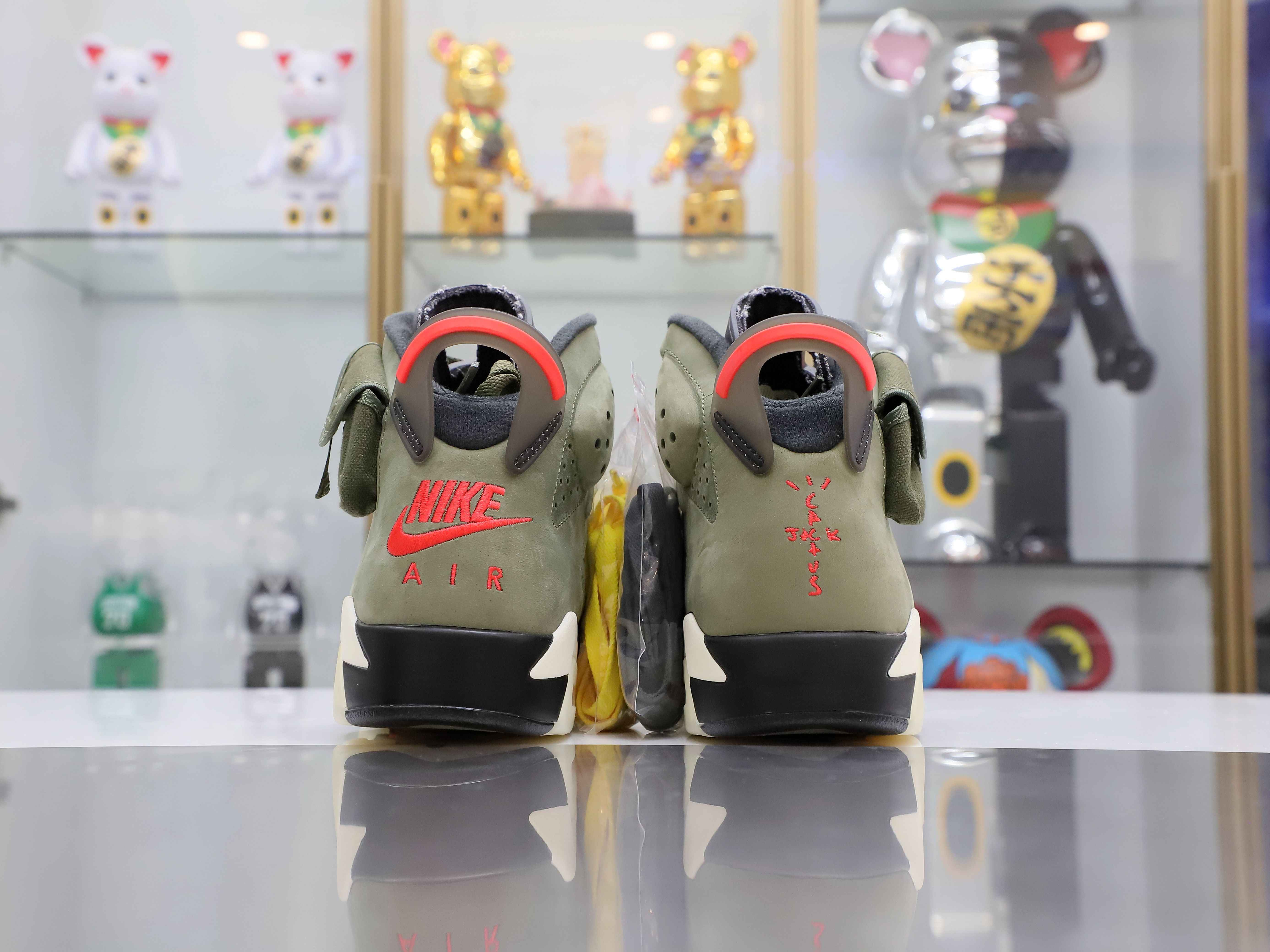 TRAVIS SCOTT X AIR JORDAN 6 RETRO