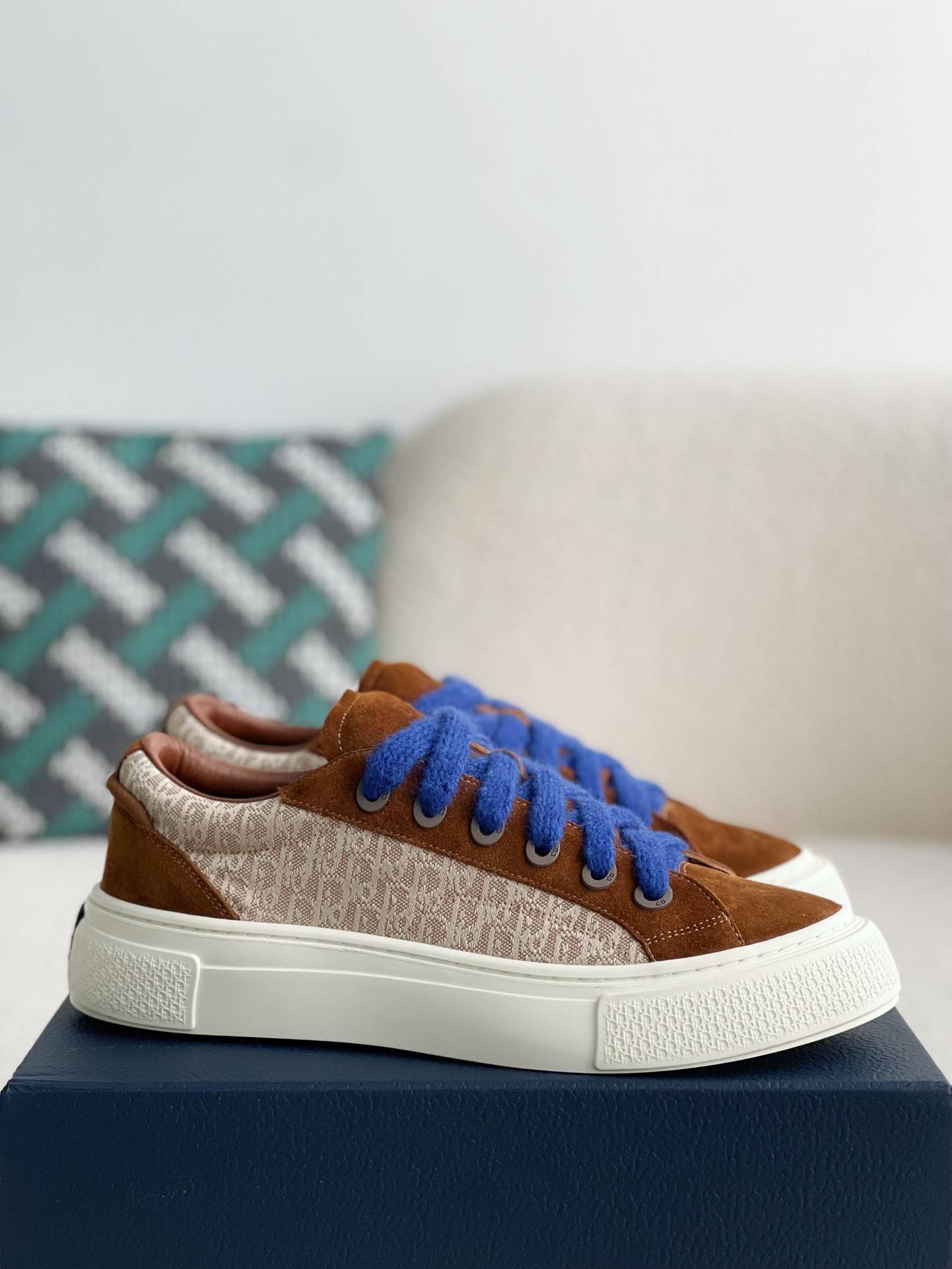 D*OR New B33 Sneaker