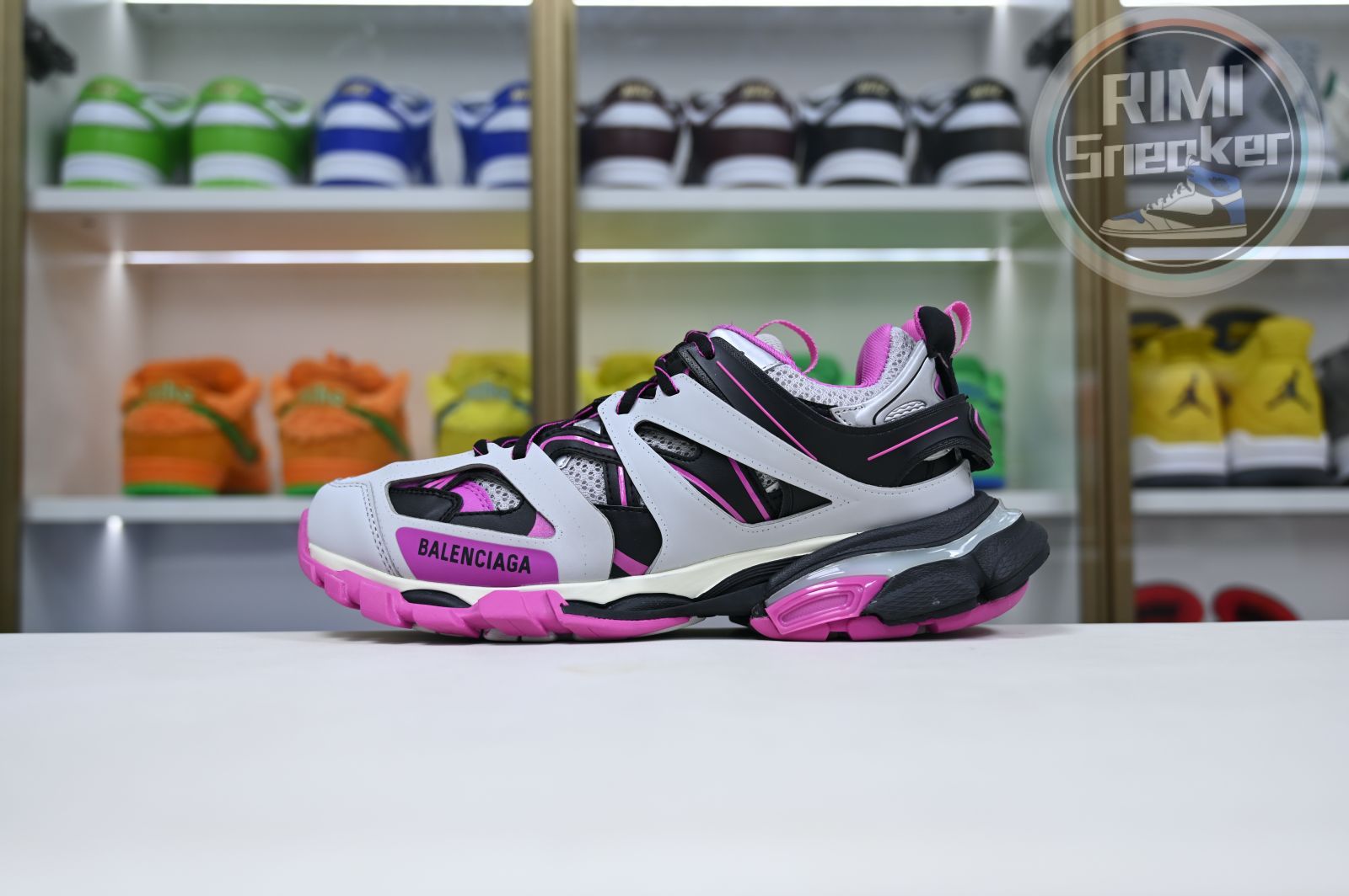 Balenciaga all sizes still in stock! Please contact customer service on iMessage/WhatsApp to purchase! BLGA  Track（LED）