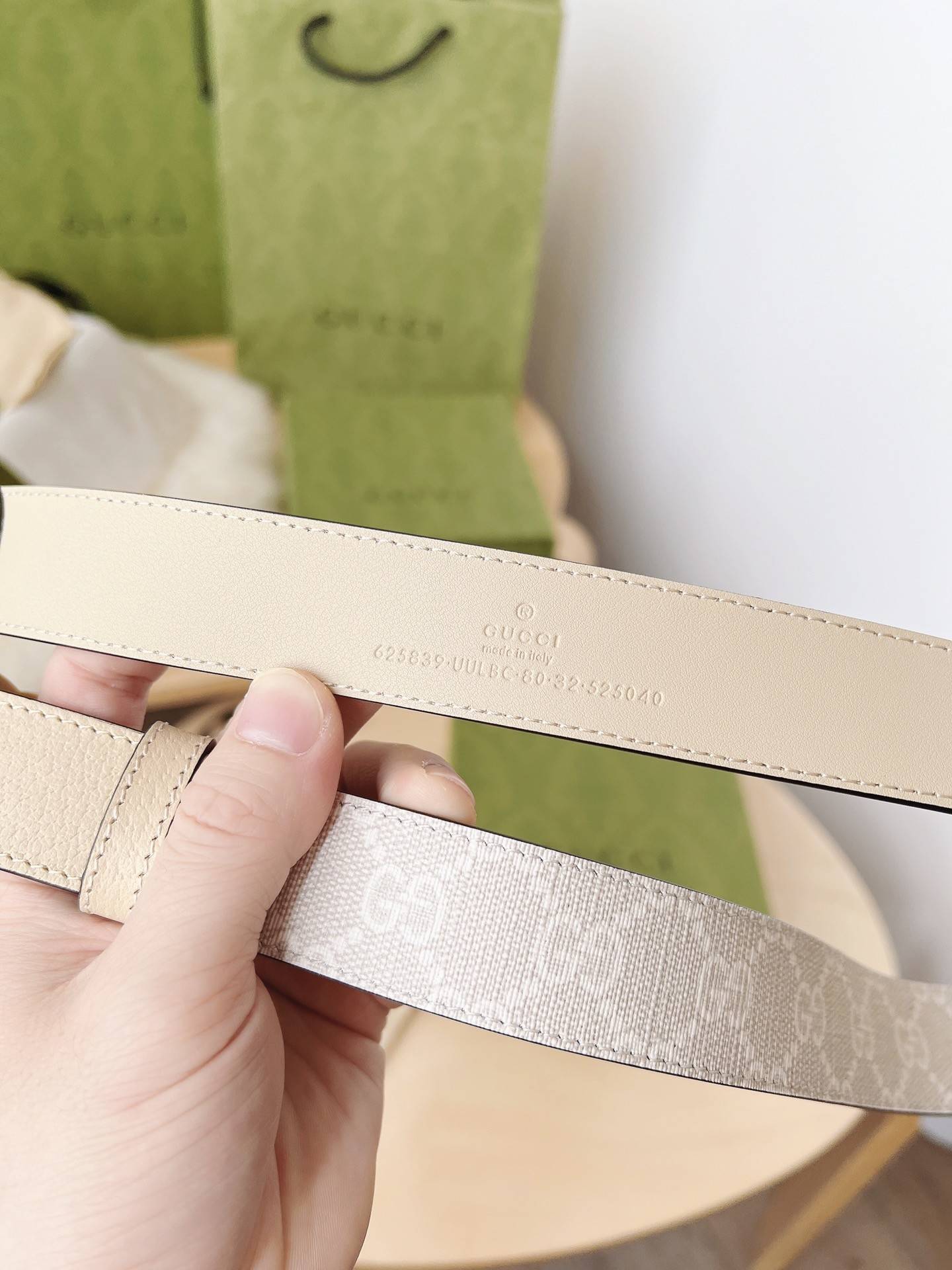G*u*i ladies belt