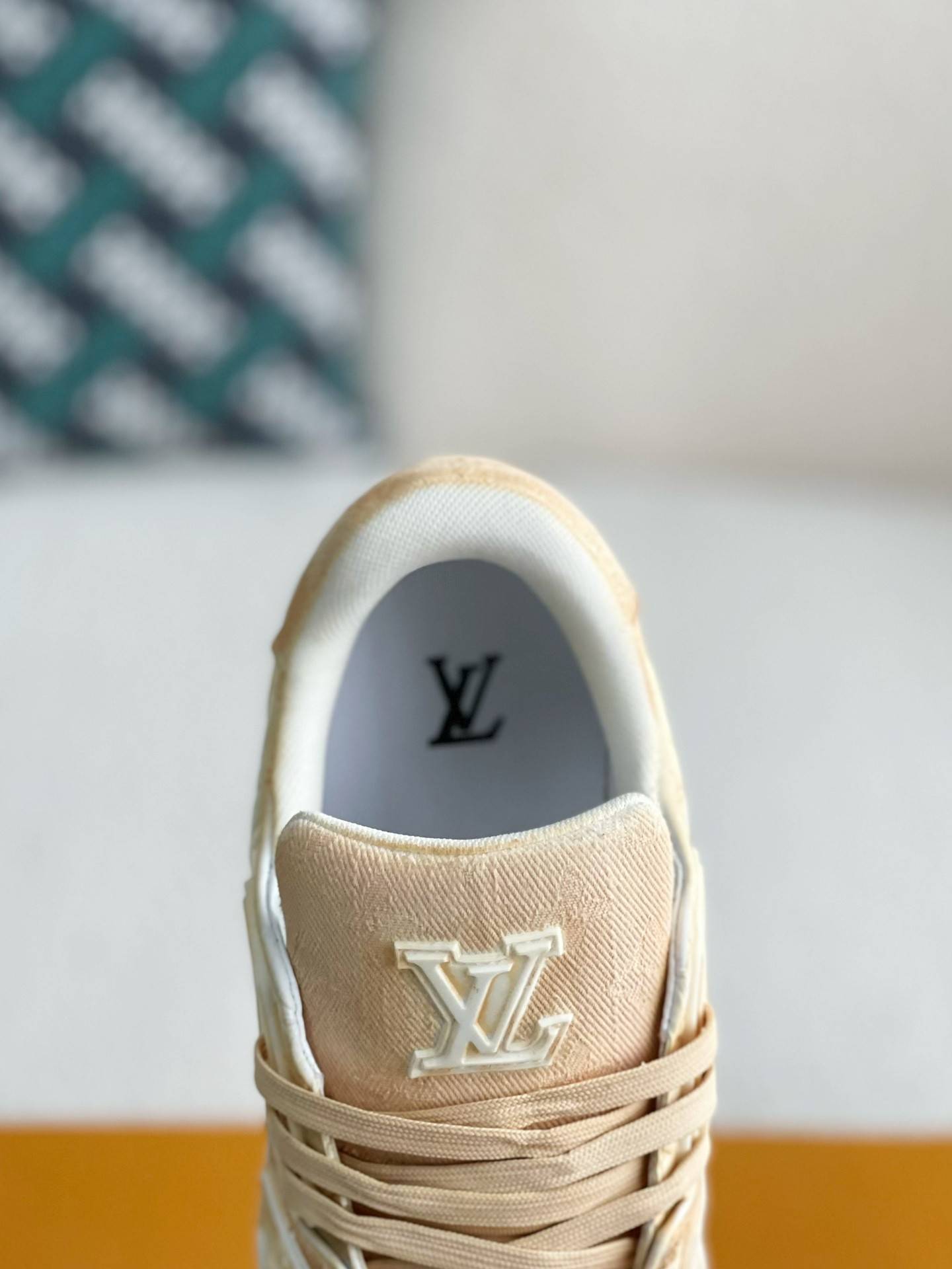 L*V TRAINER SNEAKERS