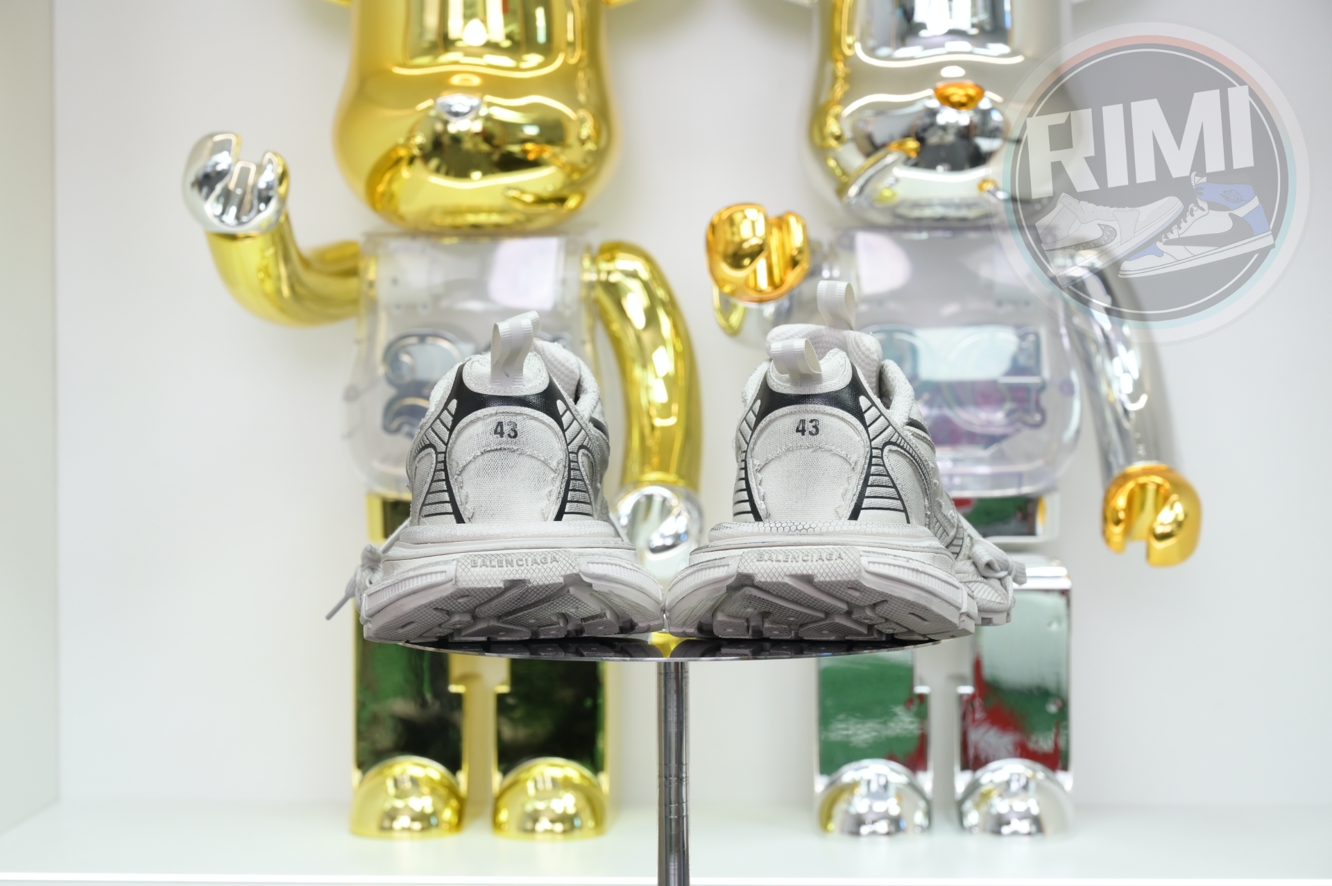 Balenciaga all sizes still in stock! Please contact customer service on iMessage/WhatsApp to purchase!  BLGA  3XL