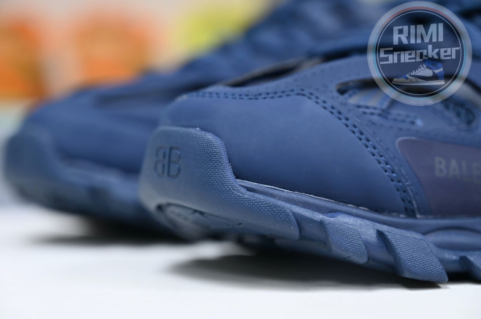 Balenciaga all sizes still in stock! Please contact customer service on iMessage/WhatsApp to purchase! BLGA  Track（LED）